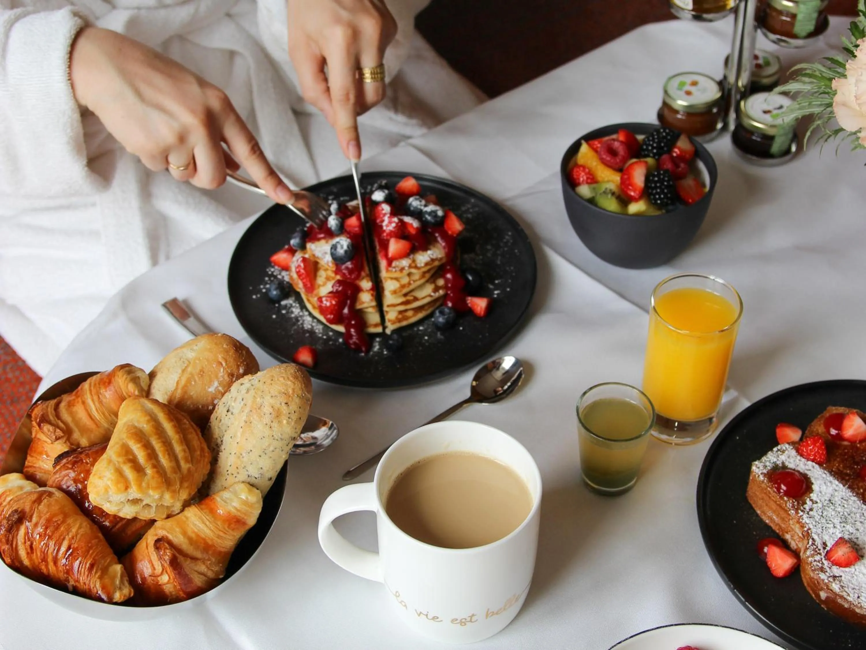 Breakfast in Hôtel Vernet Champs Elysées Paris