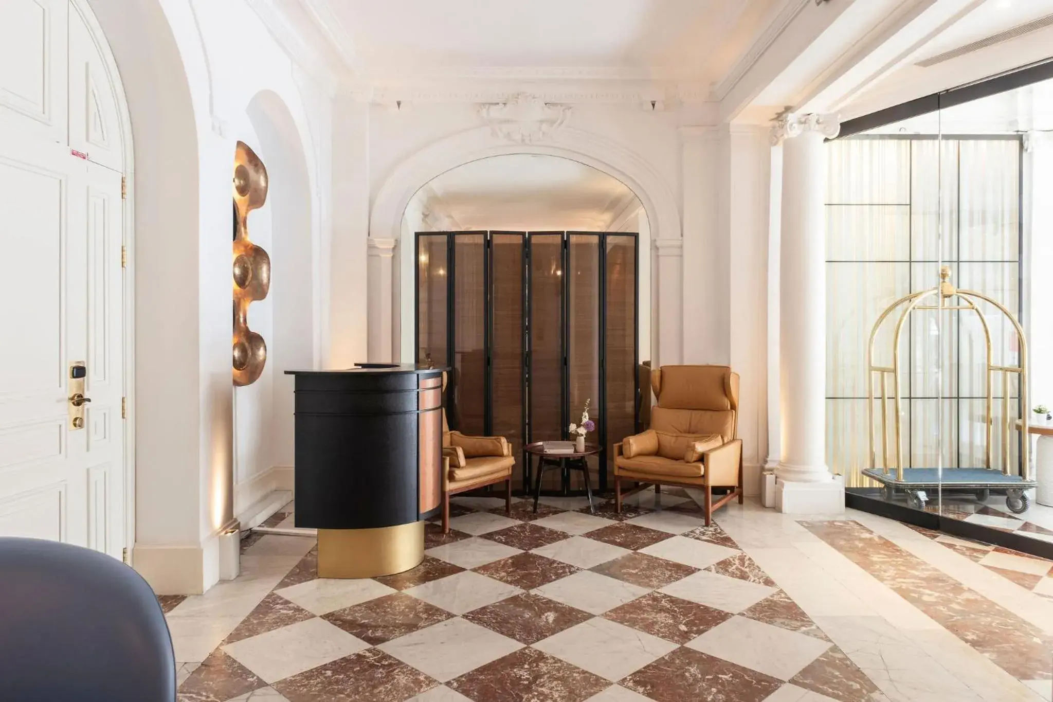 Property building in Hôtel Vernet Champs Elysées Paris Property building in Hôtel Vernet Champs Elysées Paris