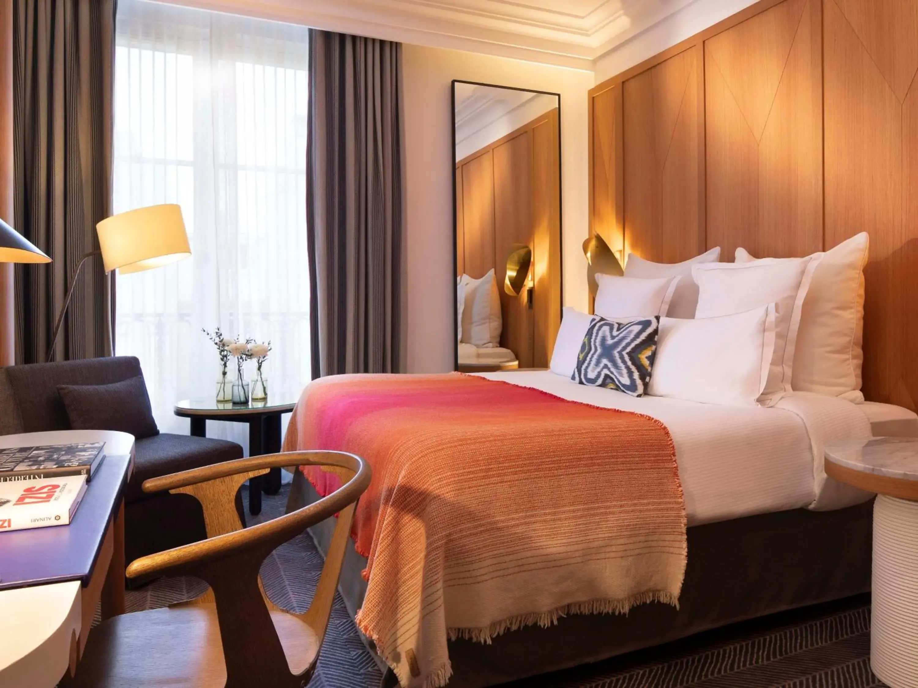 Bedroom, Bed in Hôtel Vernet Champs Elysées Paris Bedroom, Bed in Hôtel Vernet Champs Elysées Paris