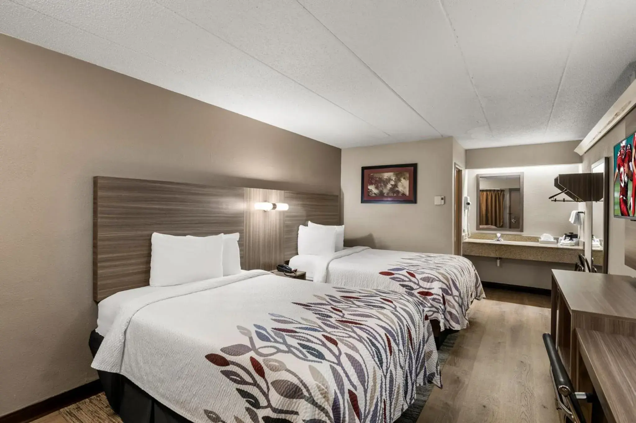 Photo of the whole room, Bed in Red Roof Inn Enfield Photo of the whole room, Bed in Red Roof Inn Enfield