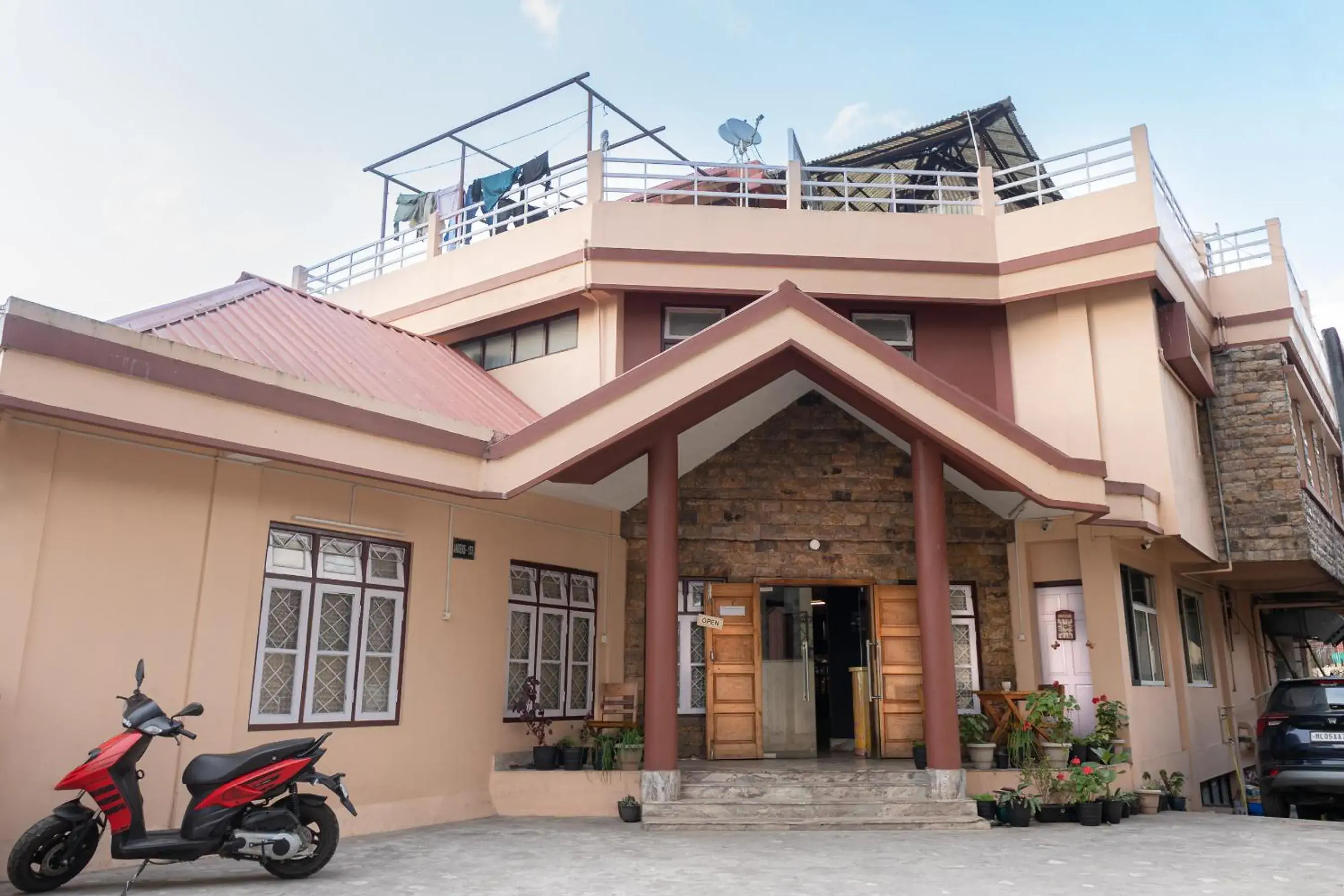Property building in The Living Roof Property building in The Living Roof