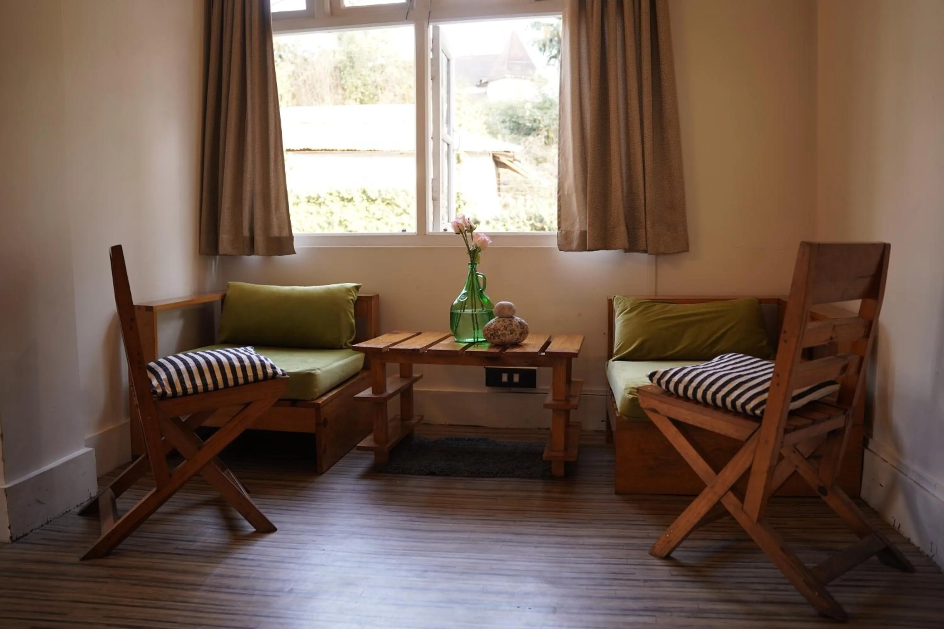 Dining area in The Living Roof