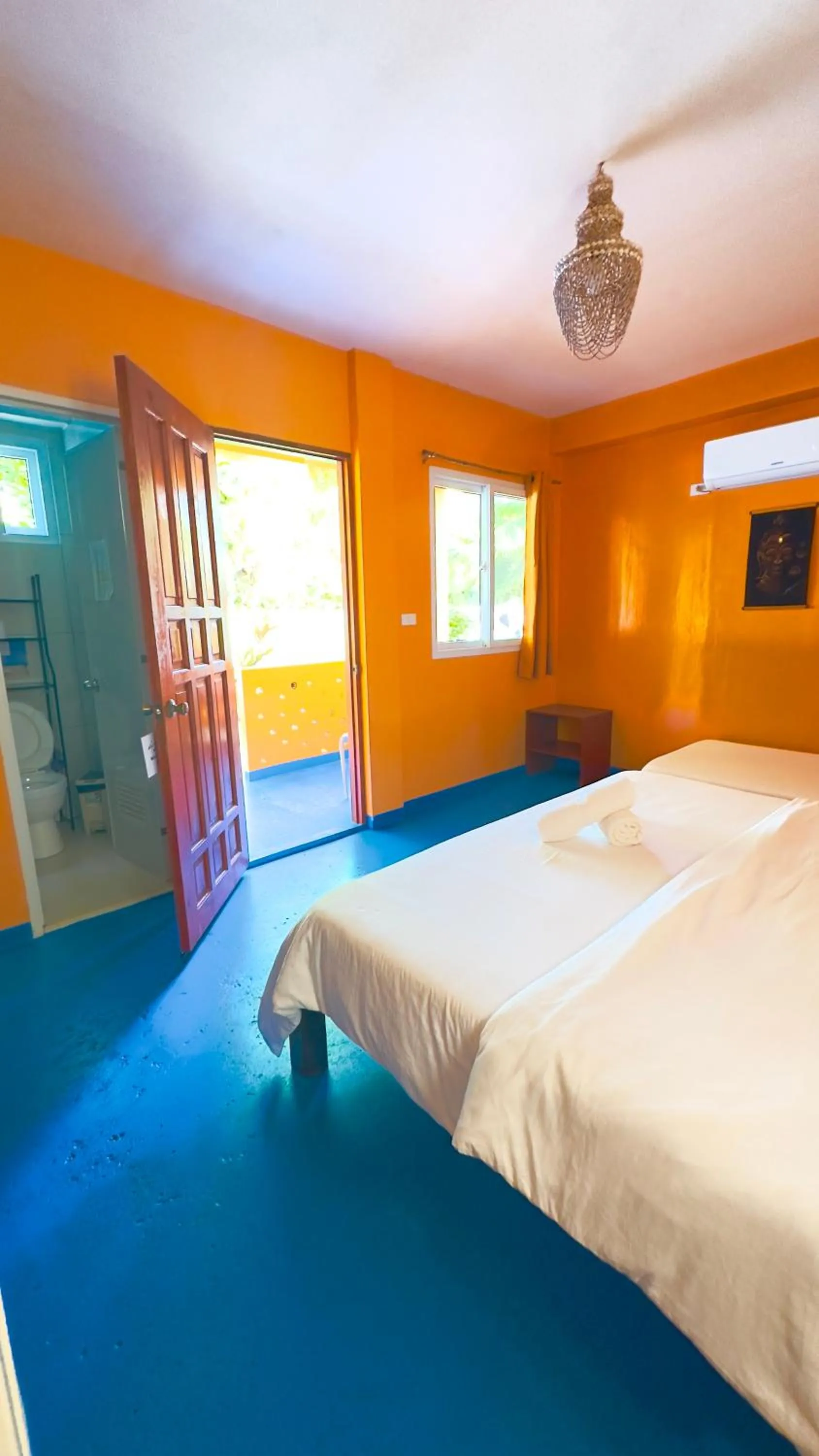 Bathroom, Bed in In Dai Aquasports and Beach Resort