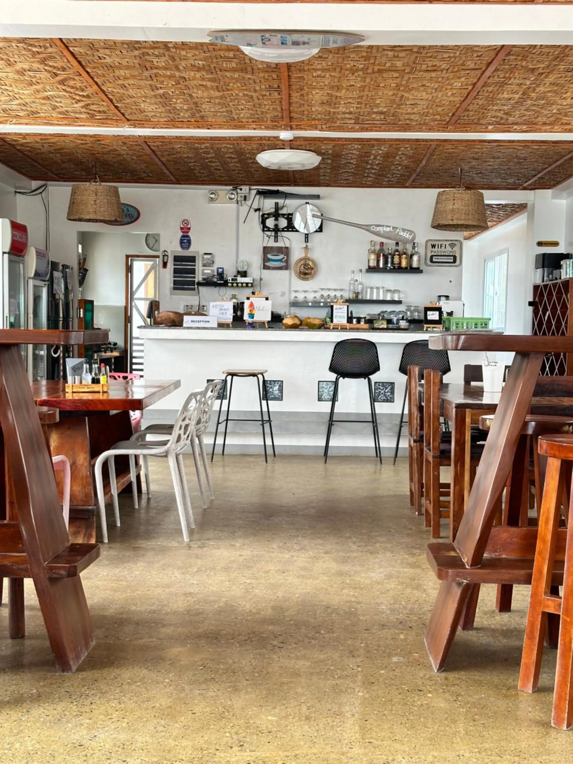 Restaurant/places to eat in In Dai Aquasports and Beach Resort