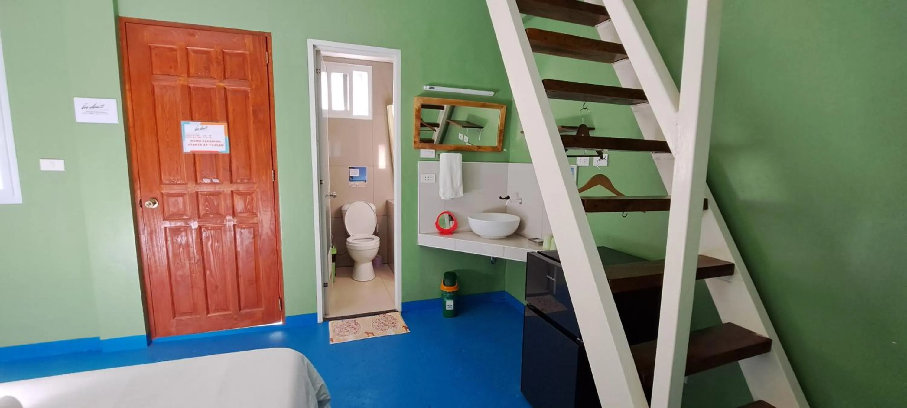 Bed in In Dai Aquasports and Beach Resort