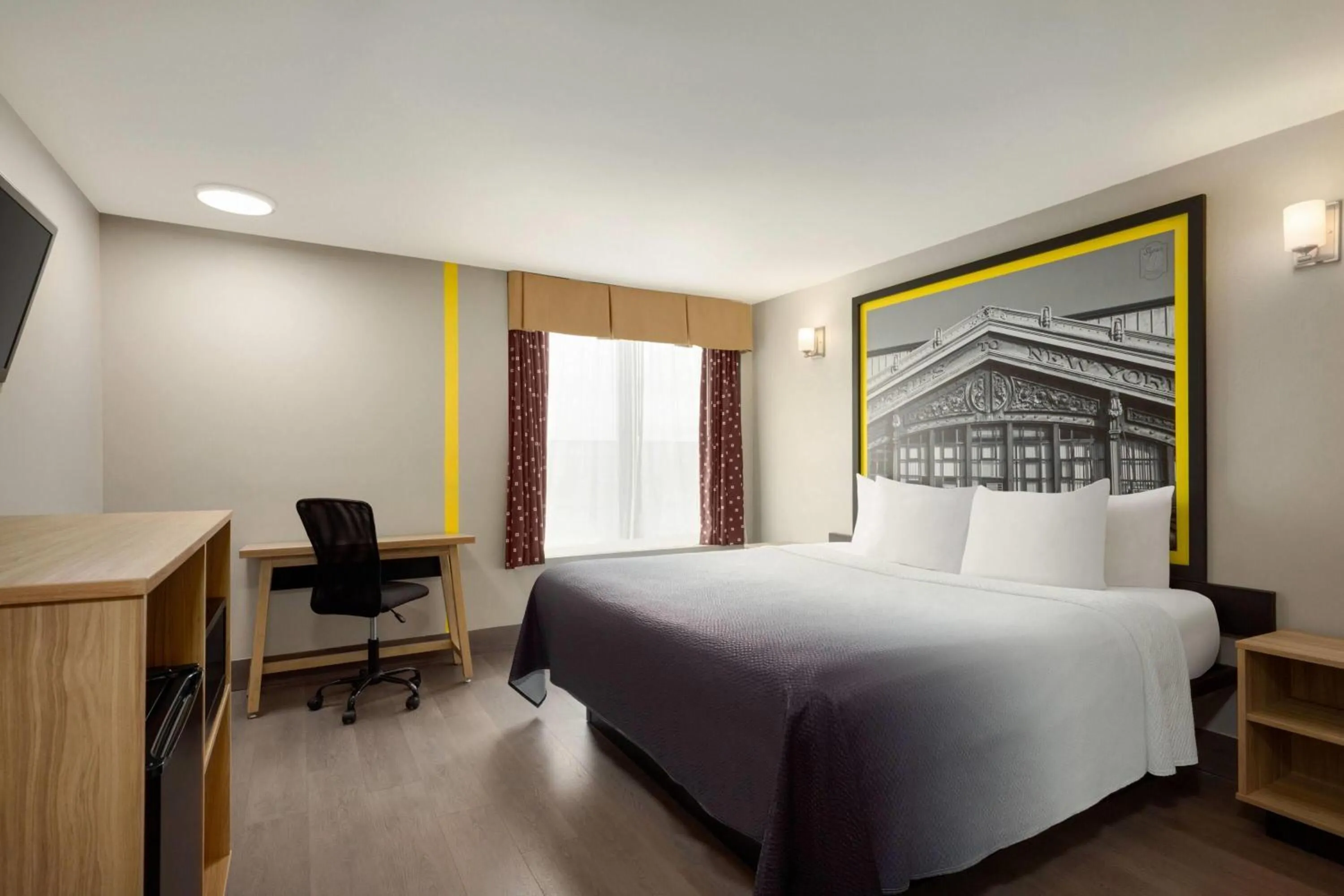 Photo of the whole room, Bed in Super 8 by Wyndham Meadowlands