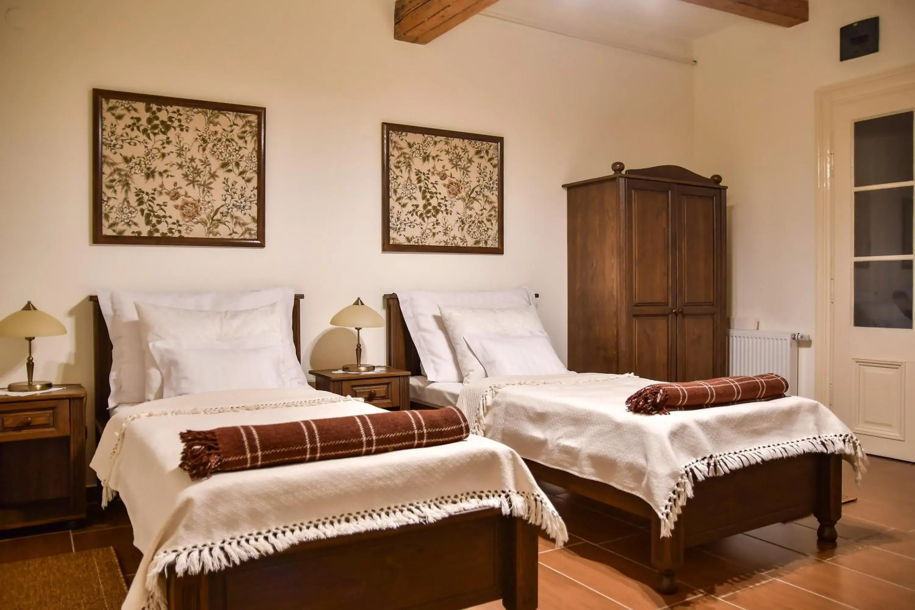 Twin Room - single occupancy in Szin-es Vendeghaz Twin Room - single occupancy in Szin-es Vendeghaz