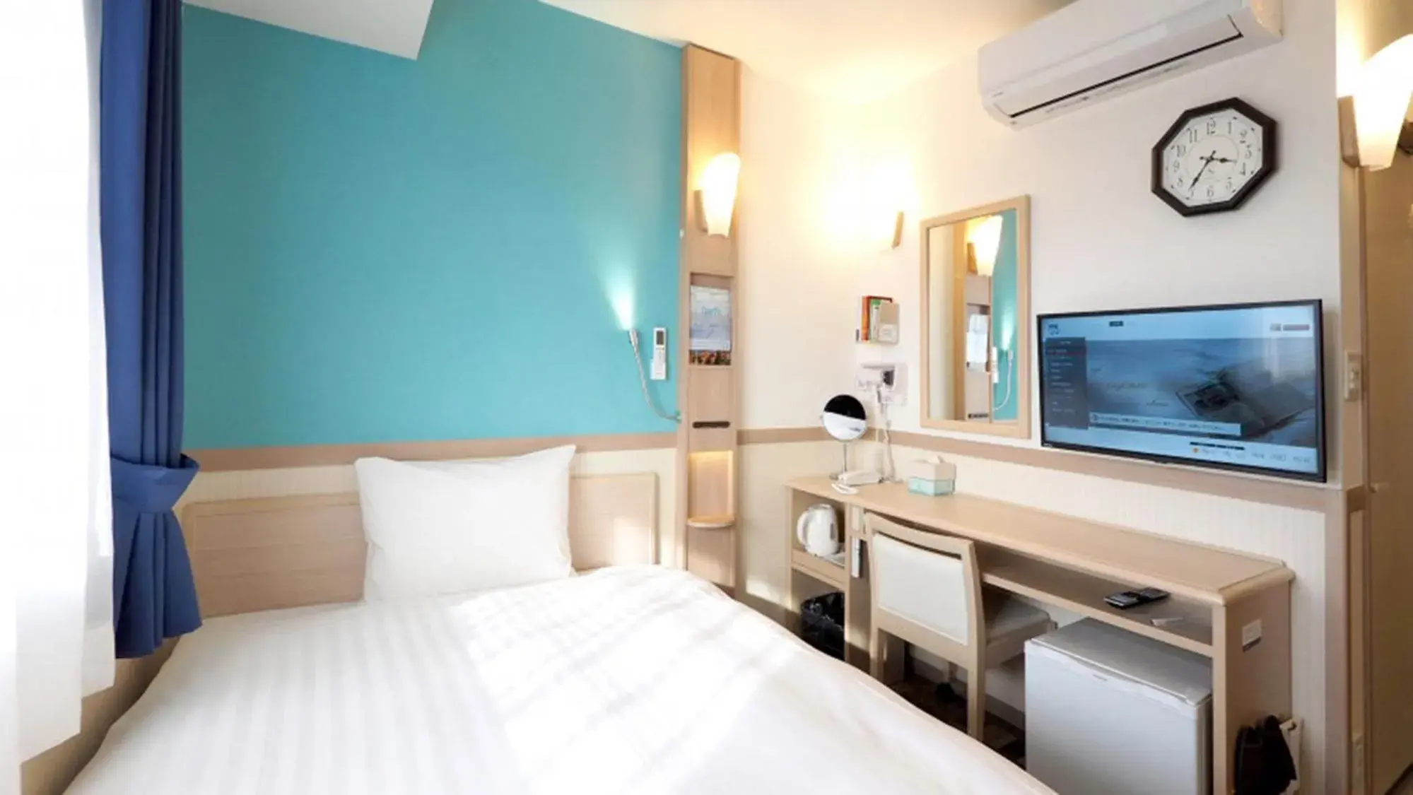 Bedroom, Bed in Toyoko Inn Ueda Ekimae Bedroom, Bed in Toyoko Inn Ueda Ekimae