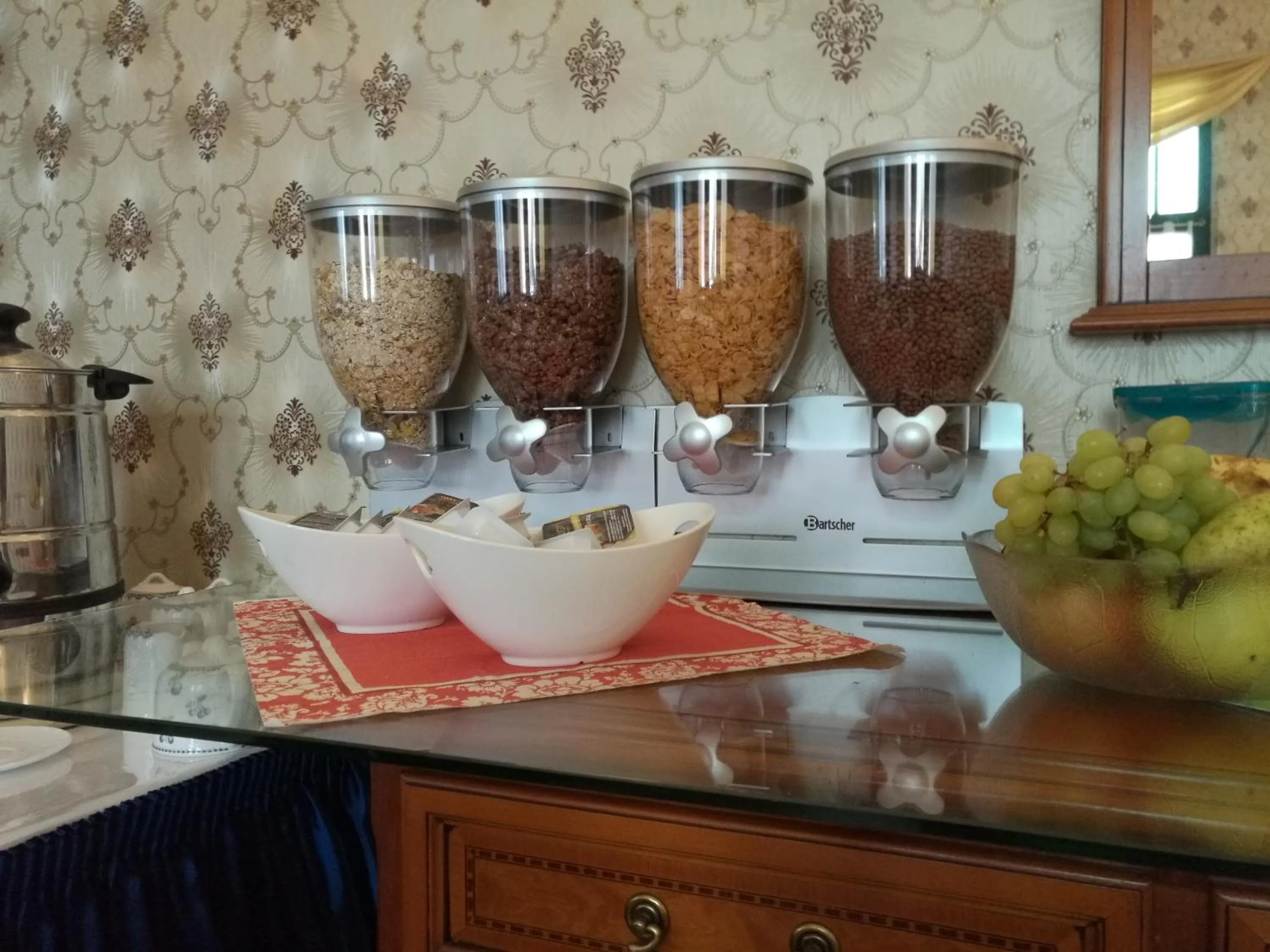 Food and drinks in Hotel Villa Alice