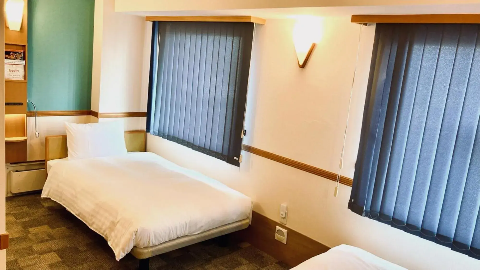 Bedroom, Bed in Toyoko Inn Saitama Shintoshin Bedroom, Bed in Toyoko Inn Saitama Shintoshin