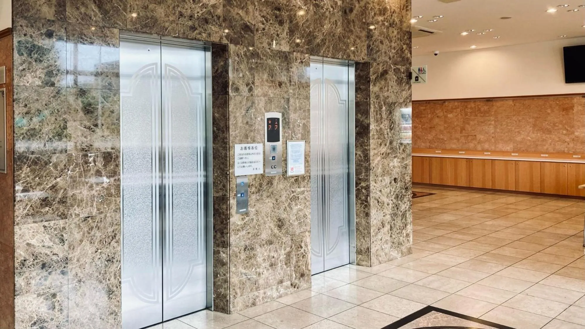 elevator in Toyoko Inn Saitama Shintoshin