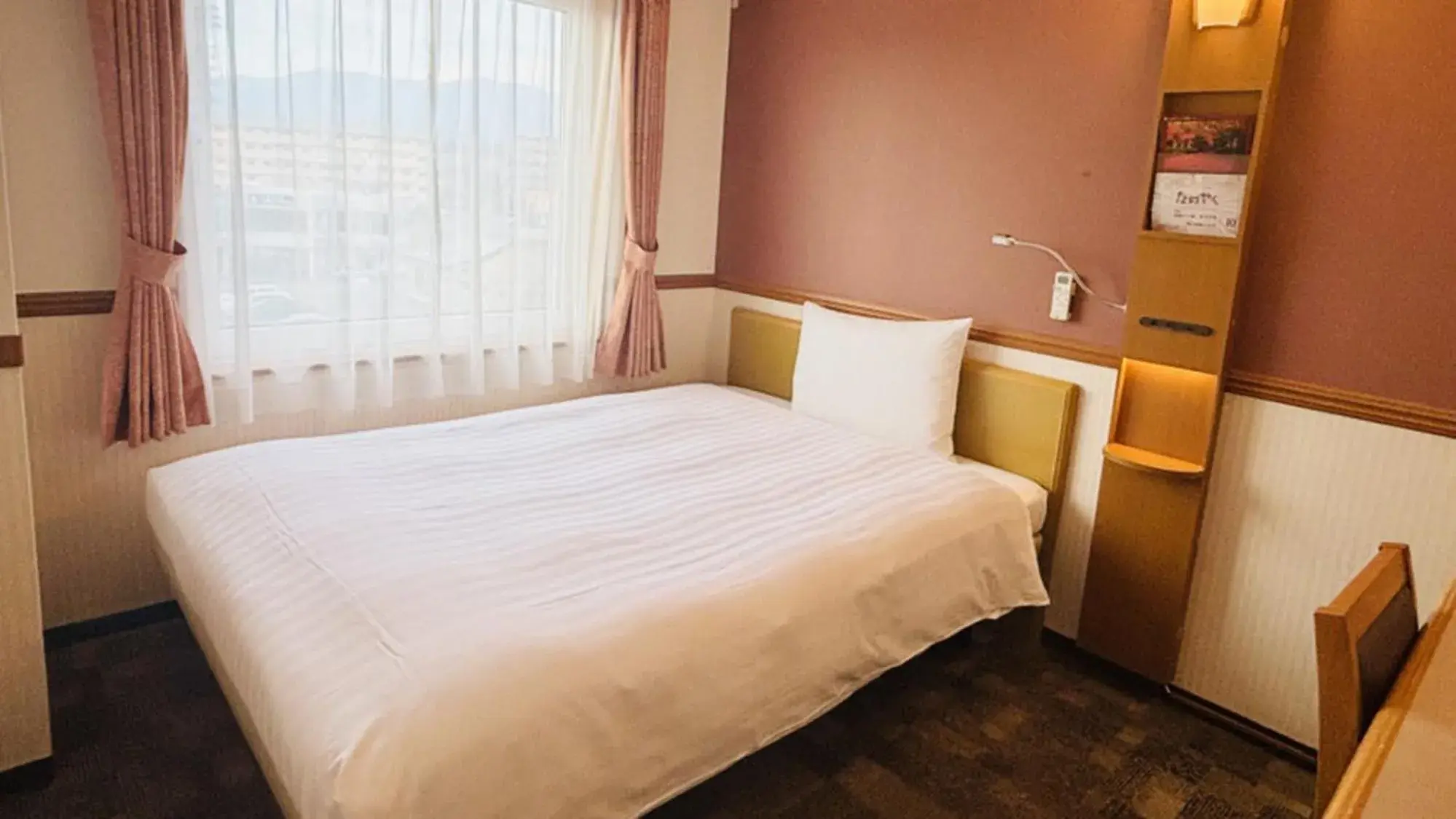 Bedroom, Bed in Toyoko Inn Sakudaira-eki Asama-guchi Bedroom, Bed in Toyoko Inn Sakudaira-eki Asama-guchi