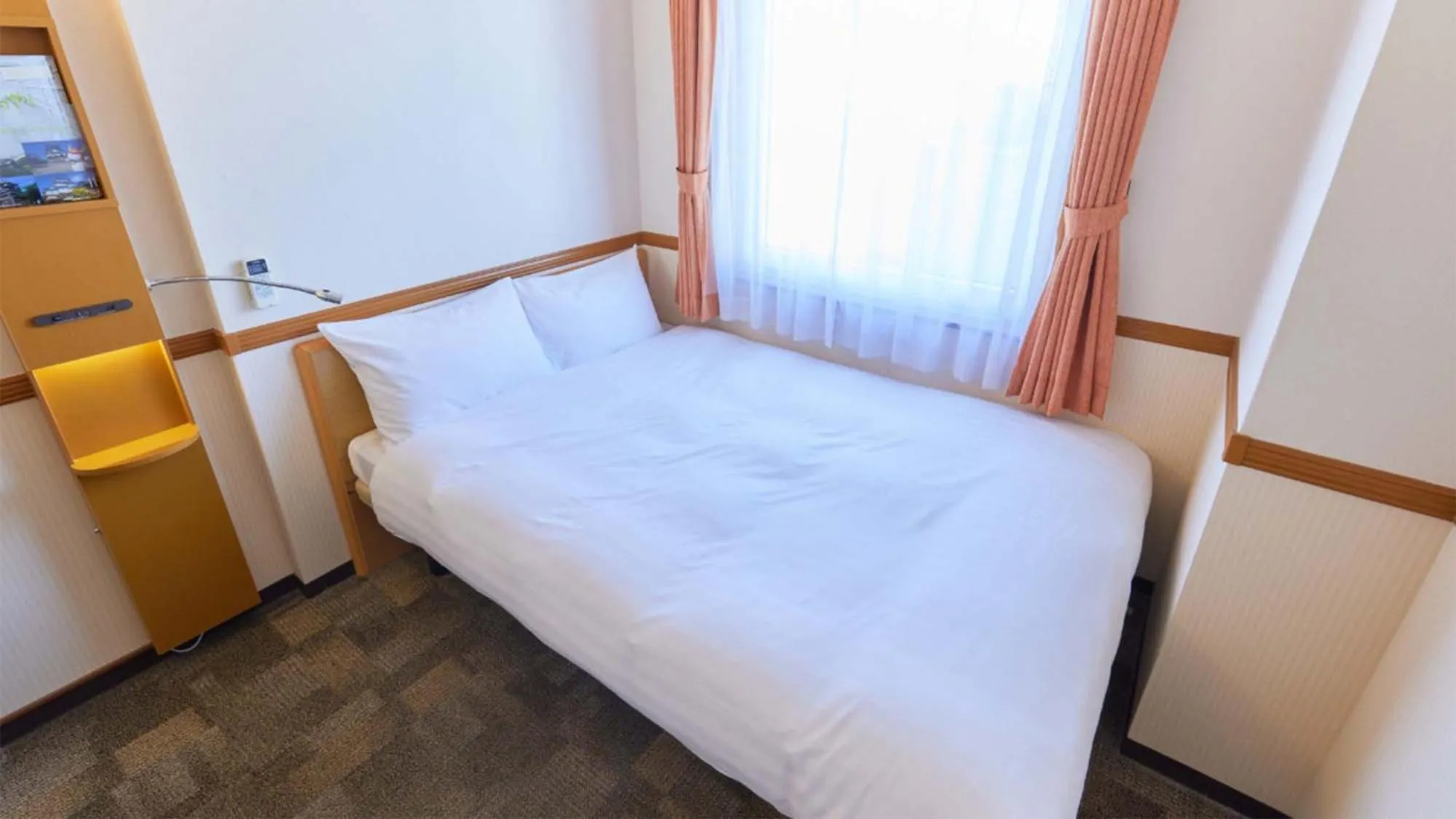 Bedroom, Bed in Toyoko Inn Fukui Ekimae