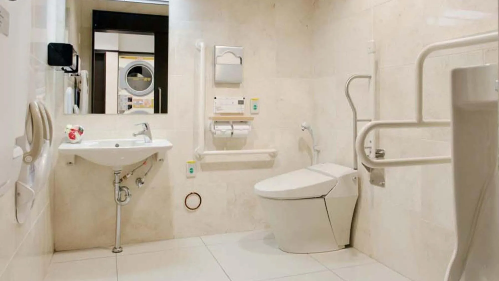 Bathroom in Toyoko Inn Nishi-kawaguchi-eki