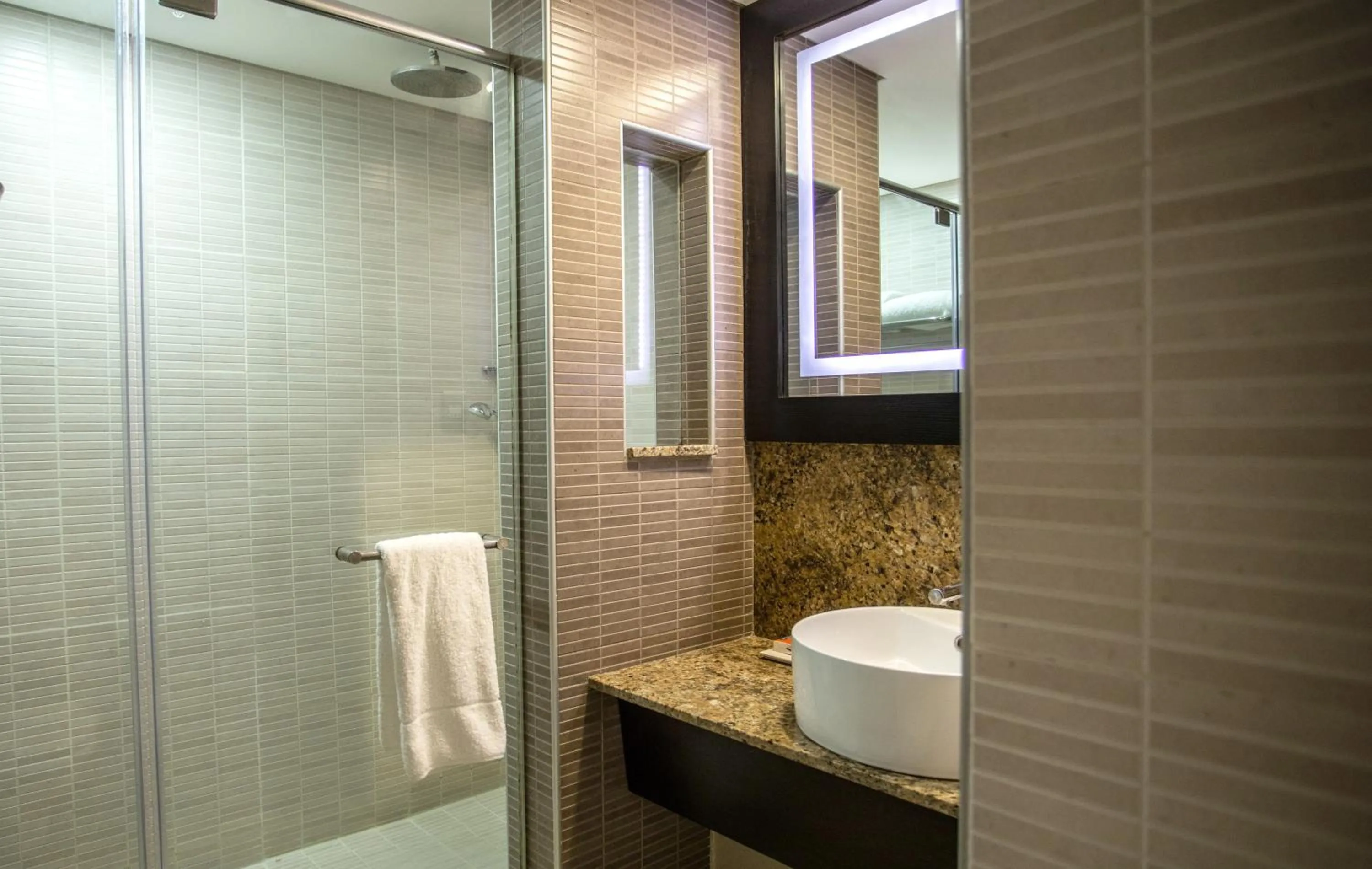 Shower in Mövenpick Hotel Ikoyi Lagos