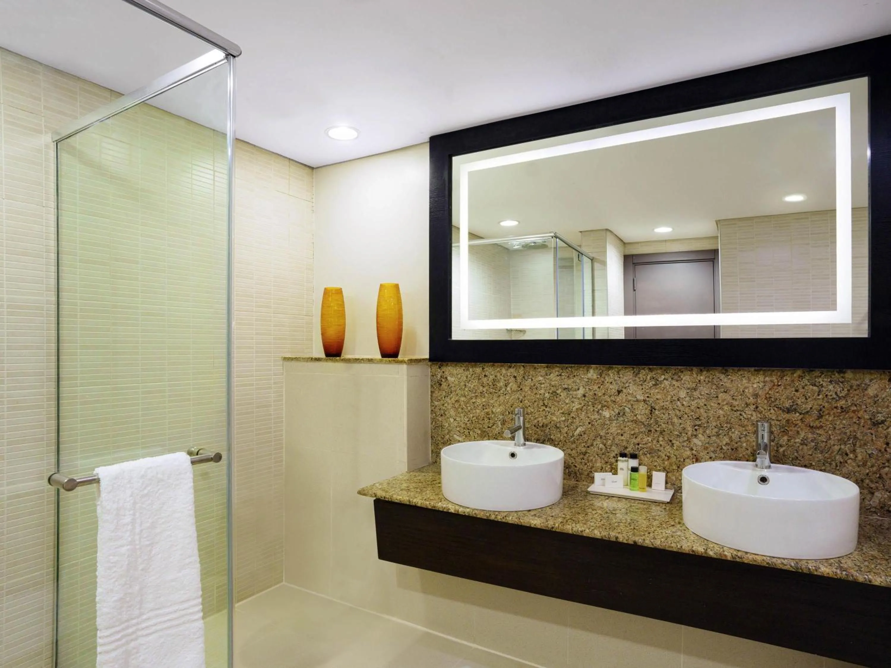 Photo of the whole room in Mövenpick Hotel Ikoyi Lagos