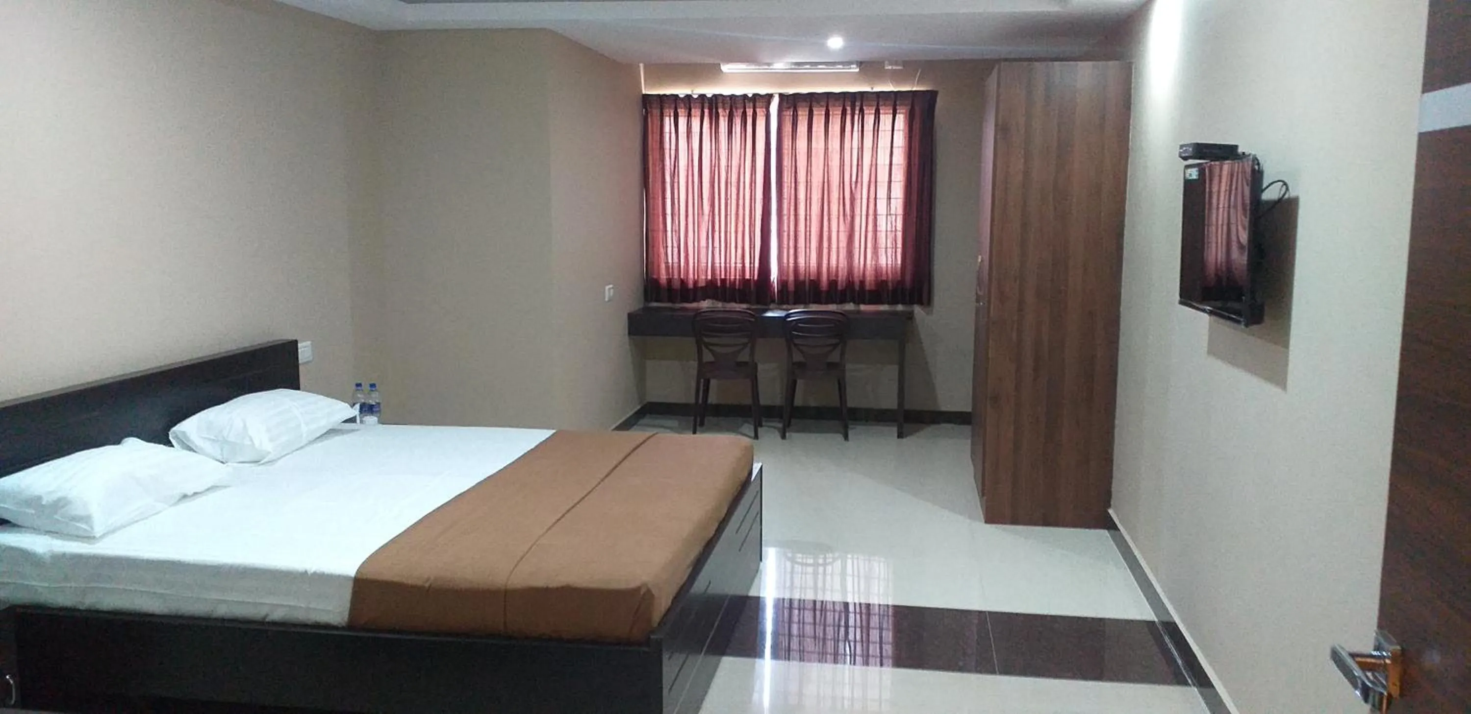 Communal lounge/ TV room in THE NISARGA GRAND