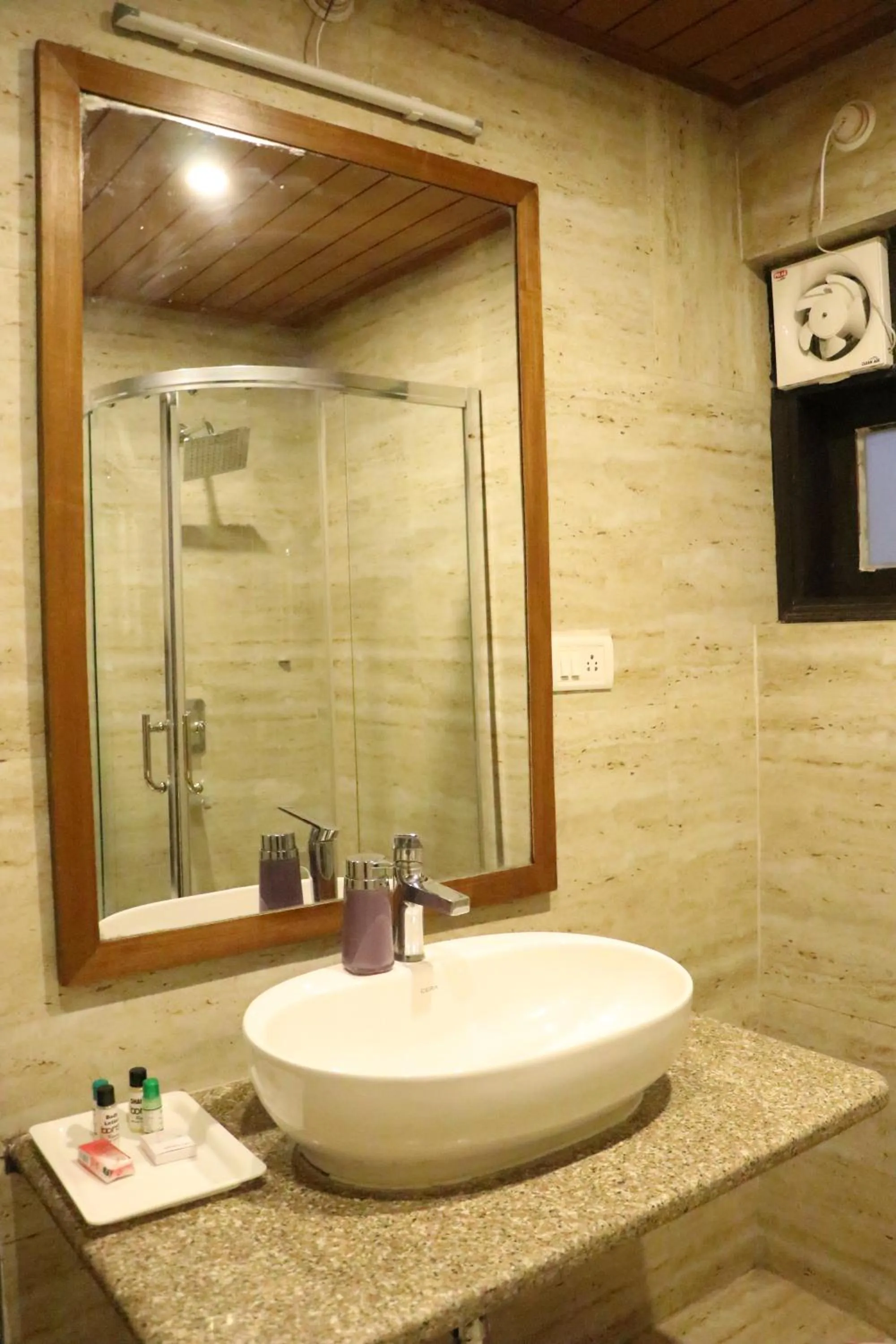 Bathroom in Boros Resorts Binsar