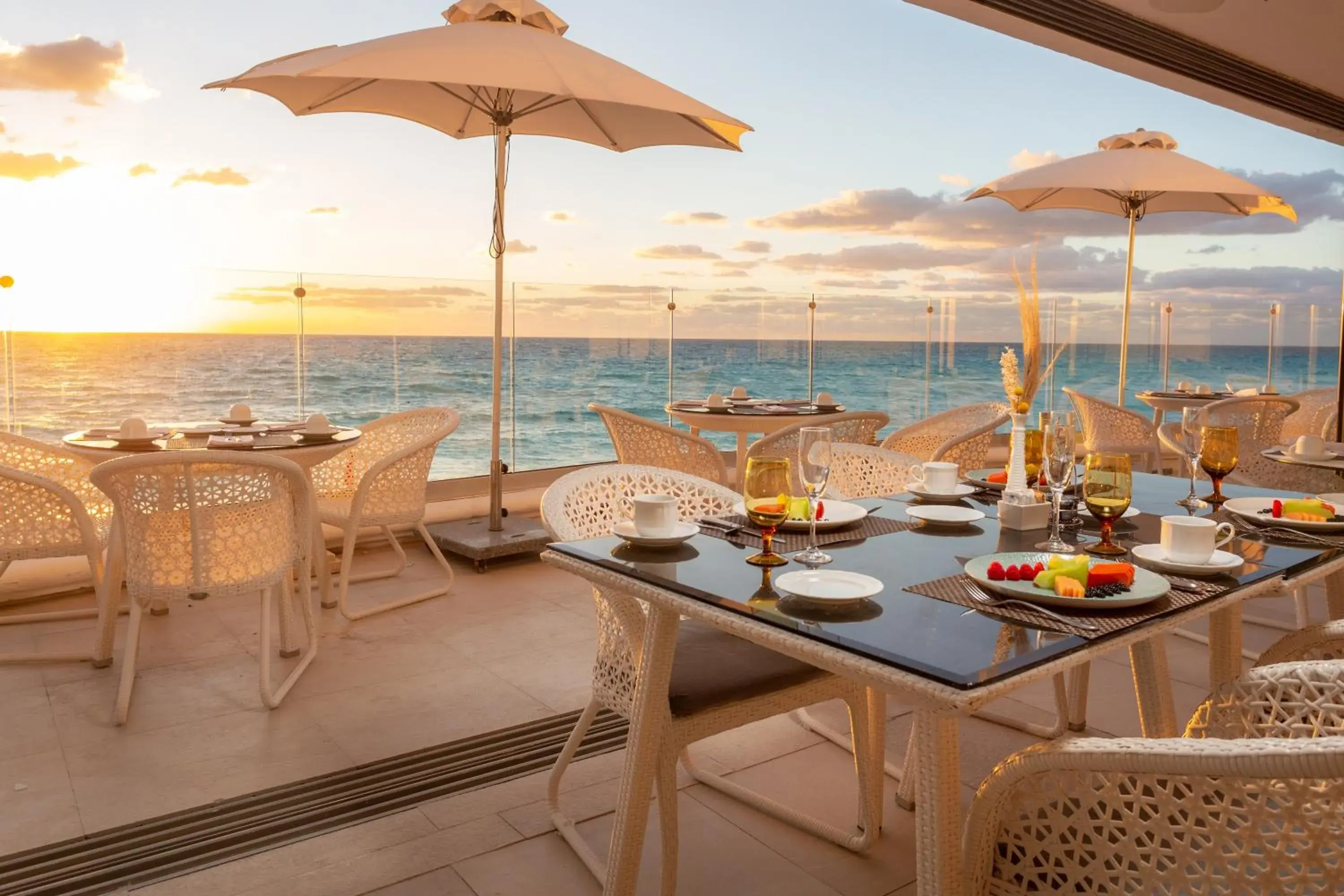 Restaurant/places to eat in Sandos Cancún All Inclusive - Adults Only Restaurant/places to eat in Sandos Cancún All Inclusive - Adults Only