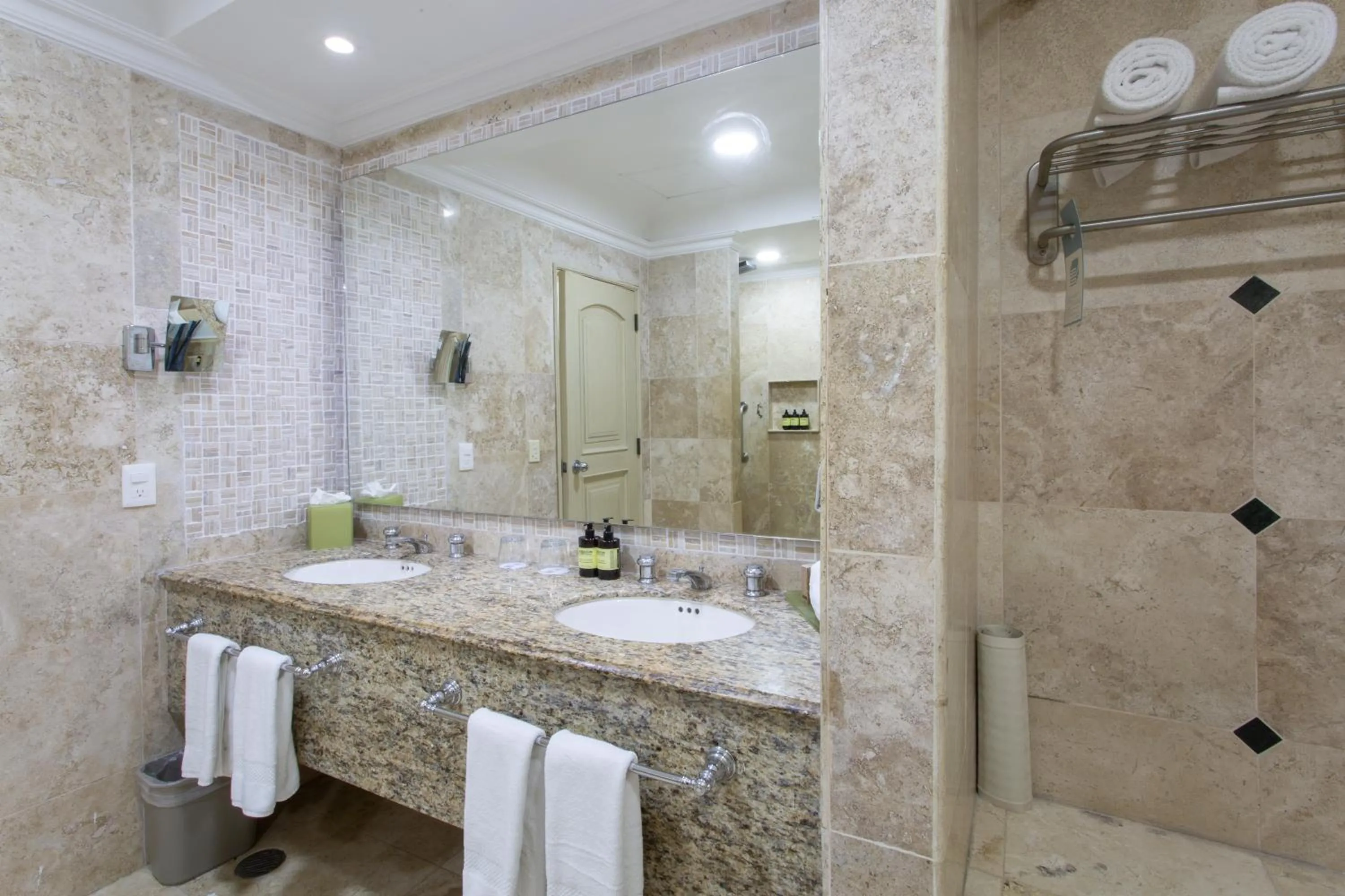Bathroom in Sandos Cancún All Inclusive - Adults Only