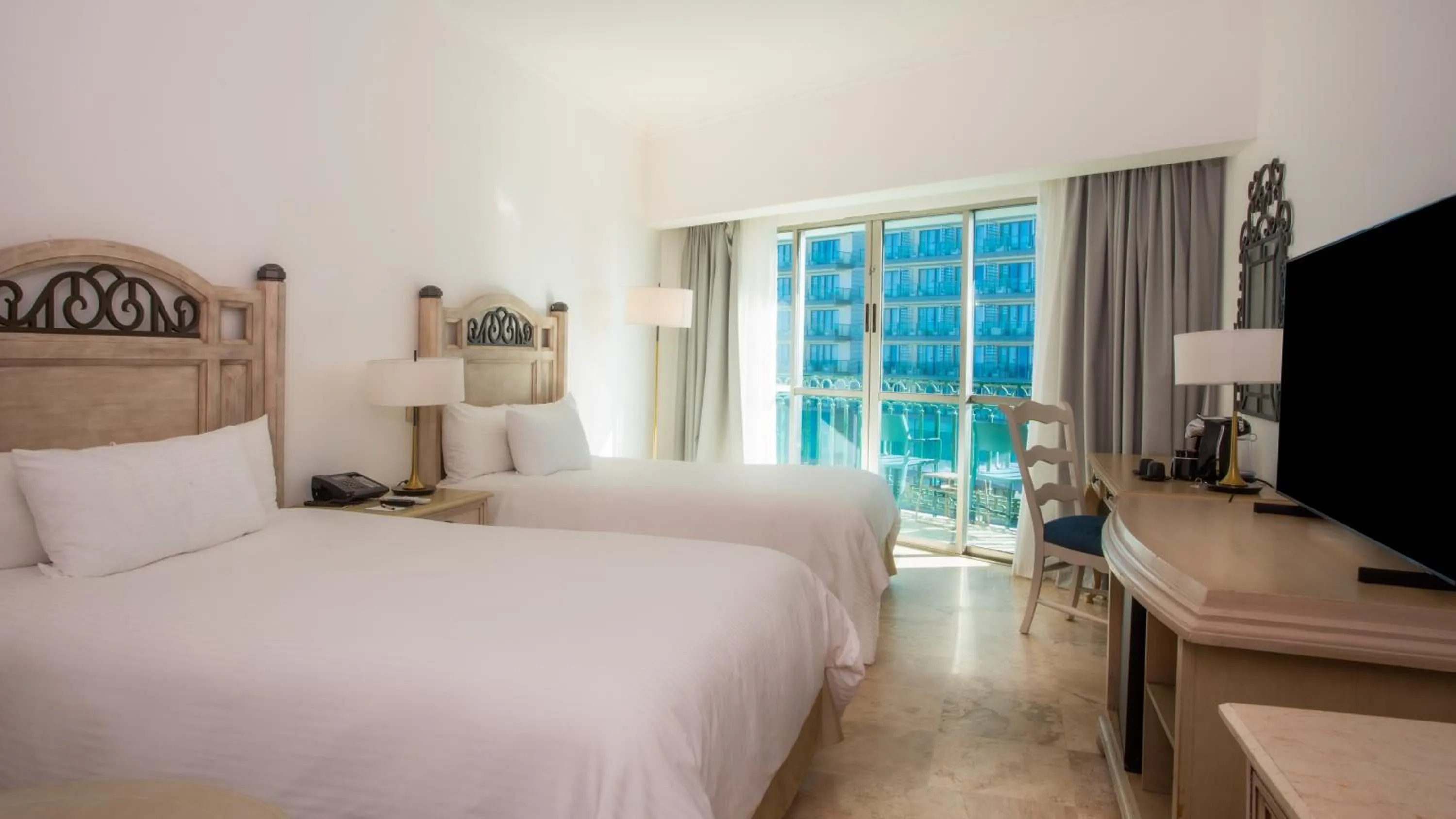 Bedroom, Bed in Sandos Cancún All Inclusive - Adults Only