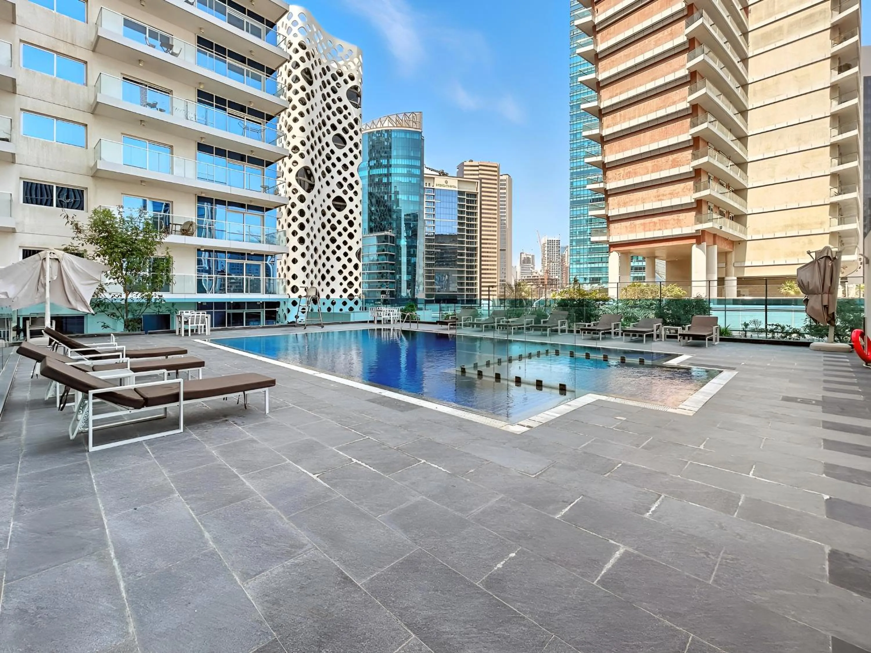 Unlock Metropolis Business Bay