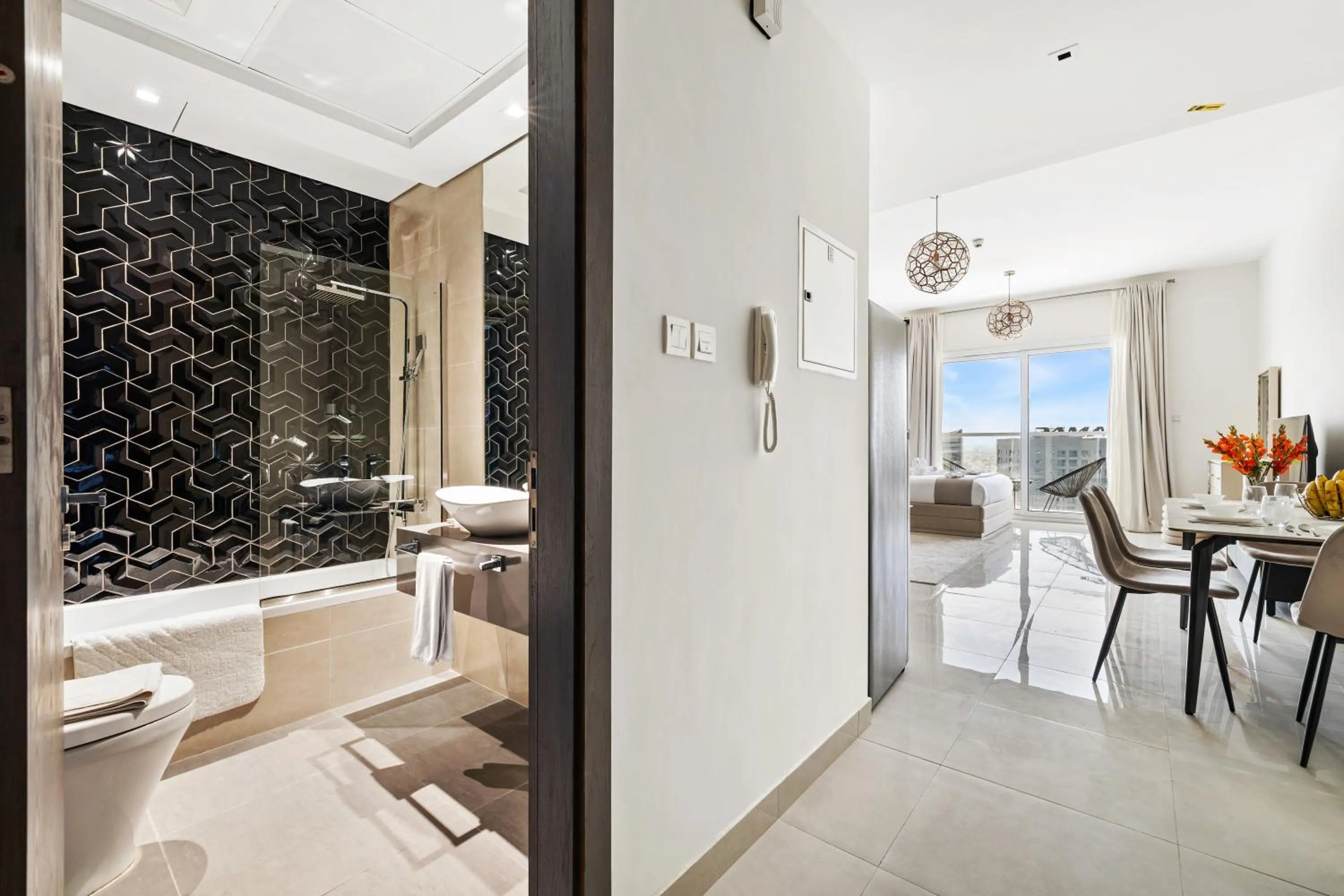 Unlock Metropolis Business Bay