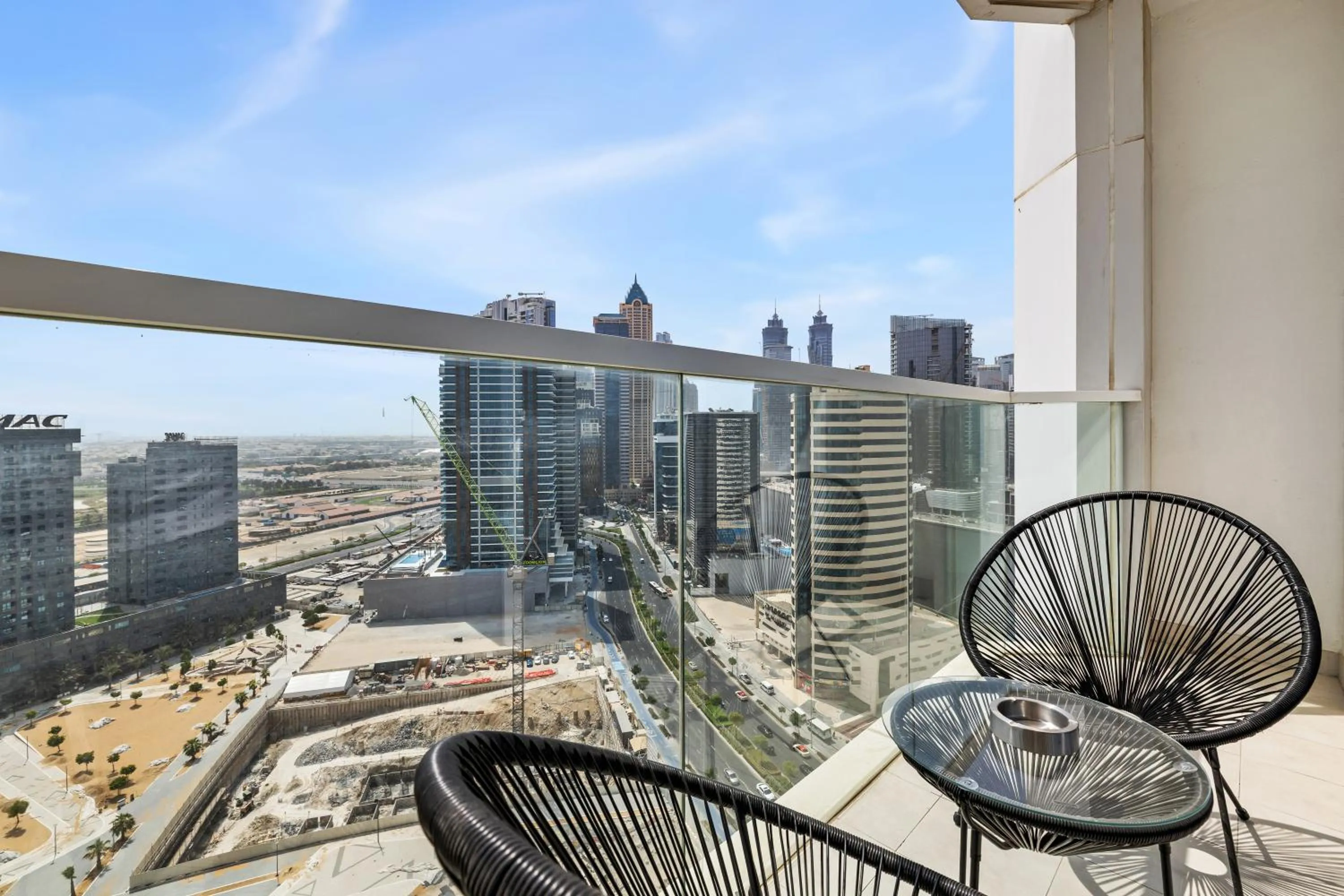 Unlock Metropolis Business Bay