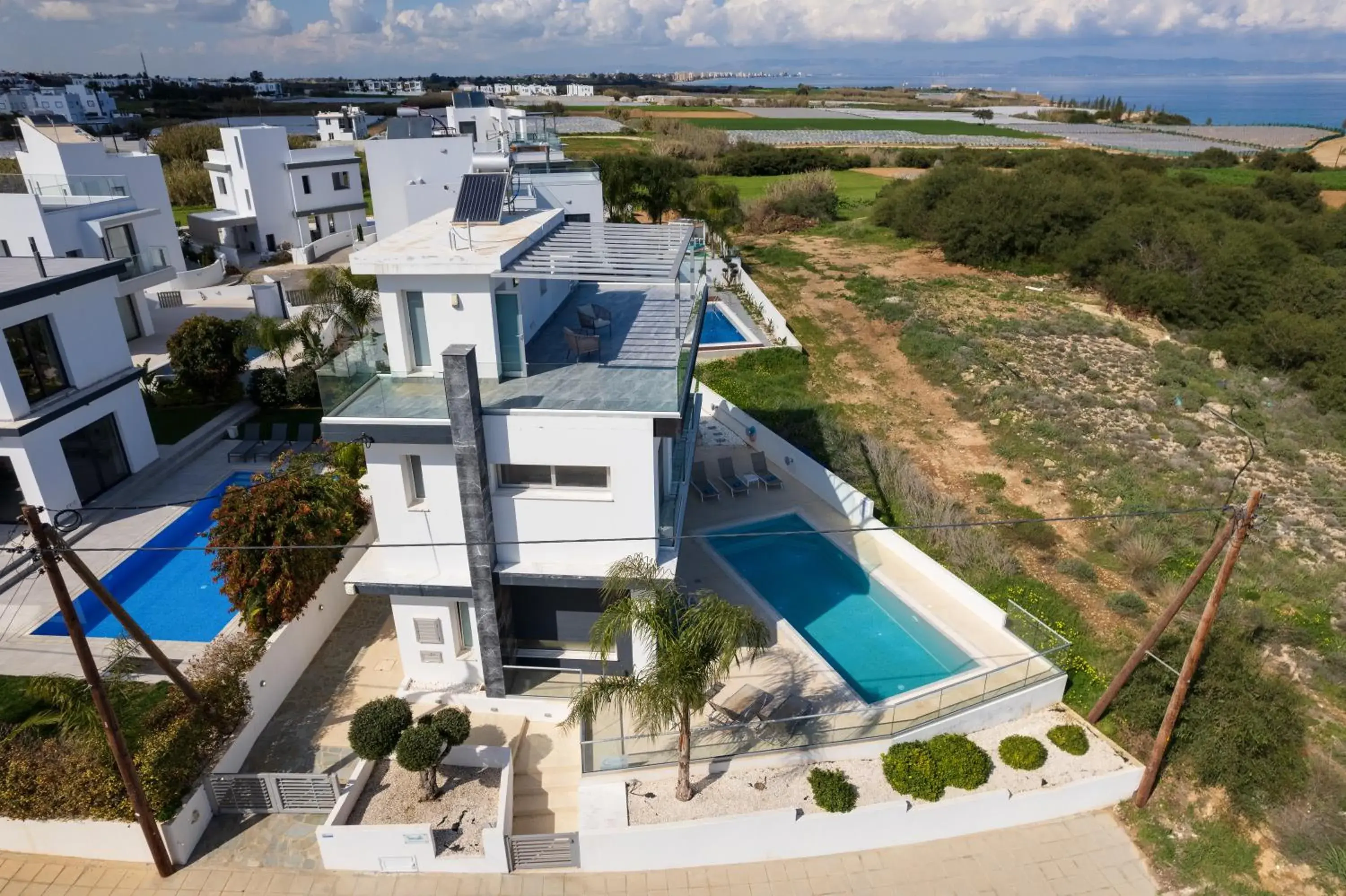 Seaside Luxury Villa with Heated Pool Seaside Luxury Villa with Heated Pool