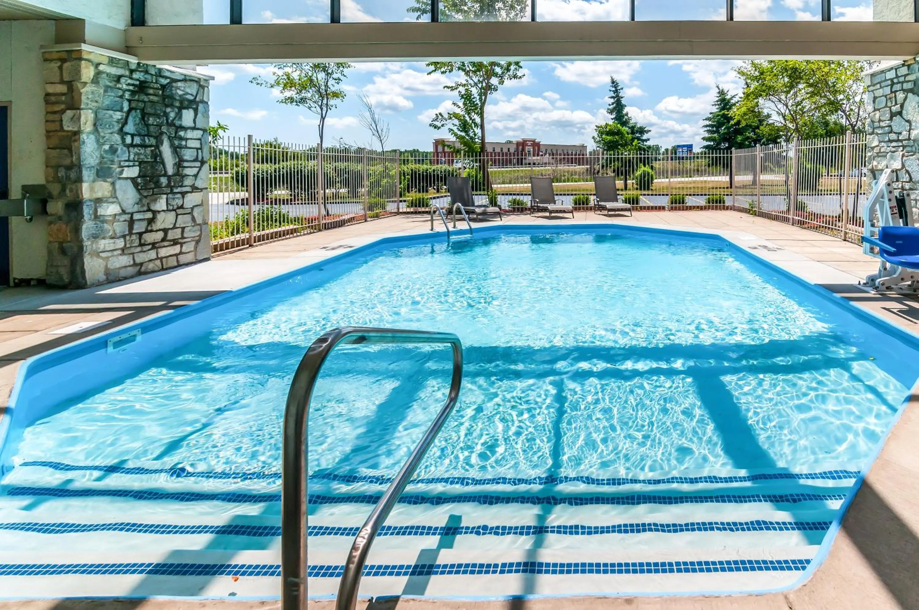 Swimming pool in Motel 6-Southgate, MI - Detroit