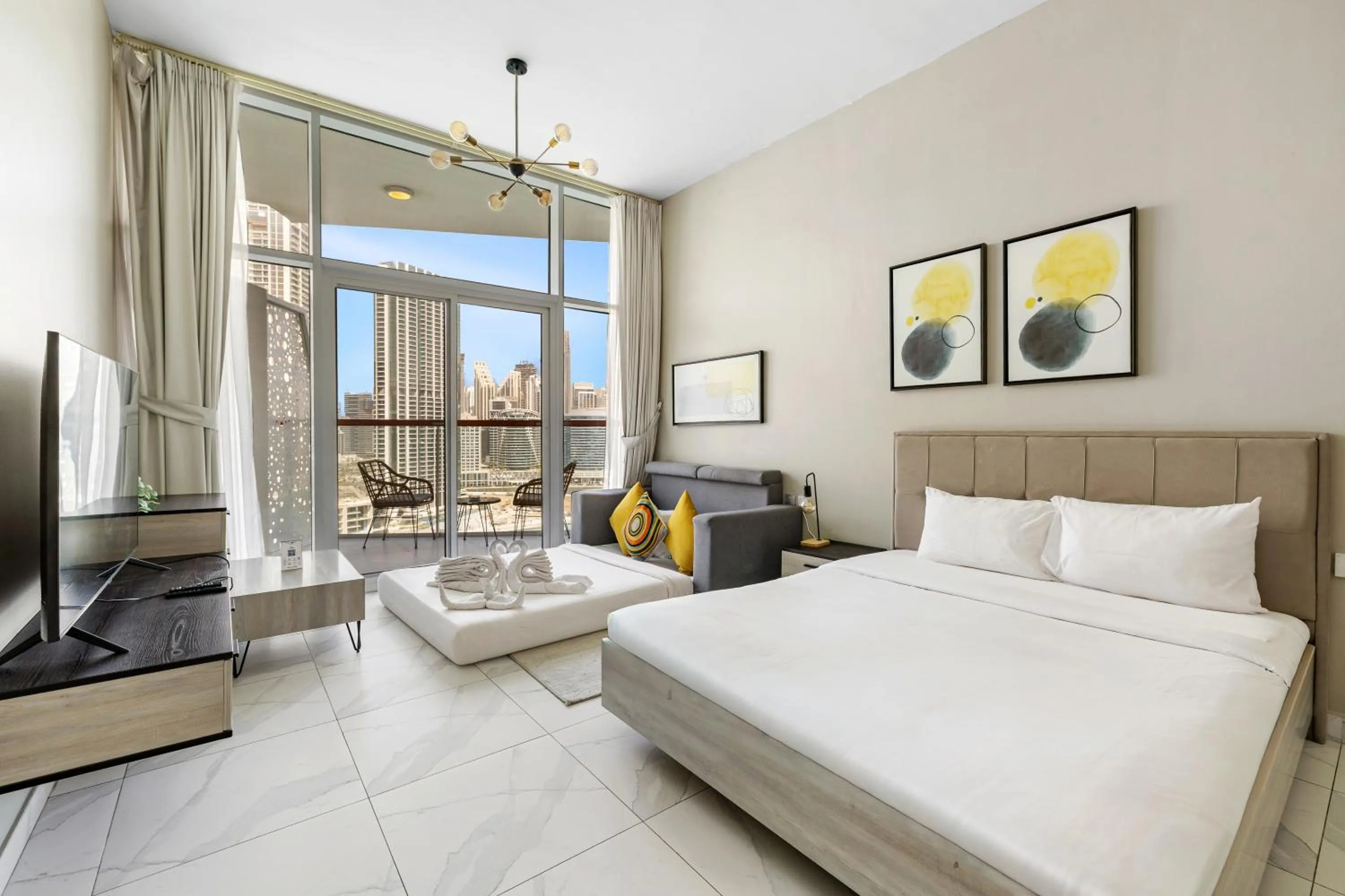 Photo of the whole room, Bed in Unlock Waters Edge