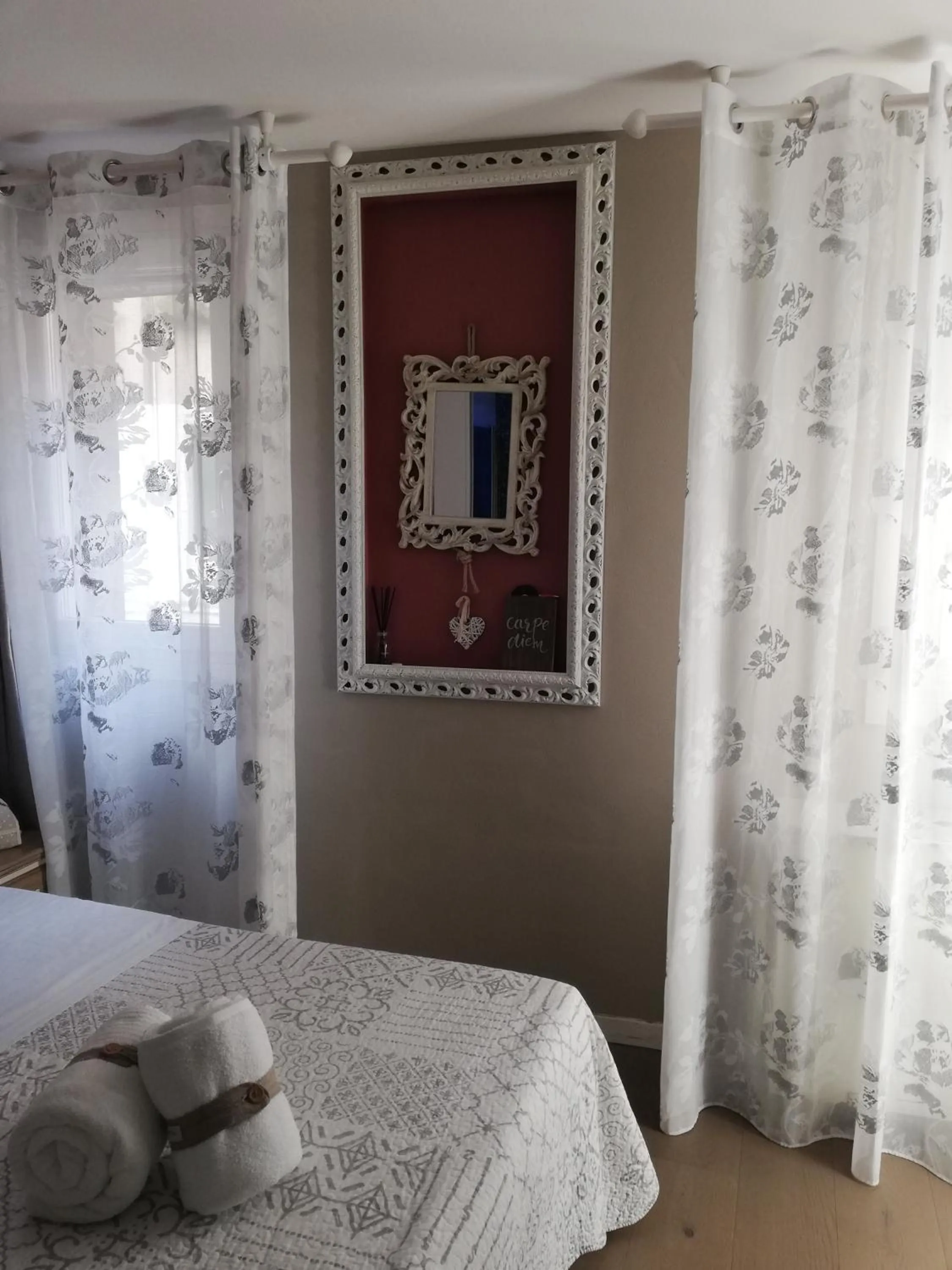 Decorative detail, Bed in B & B San Domenico