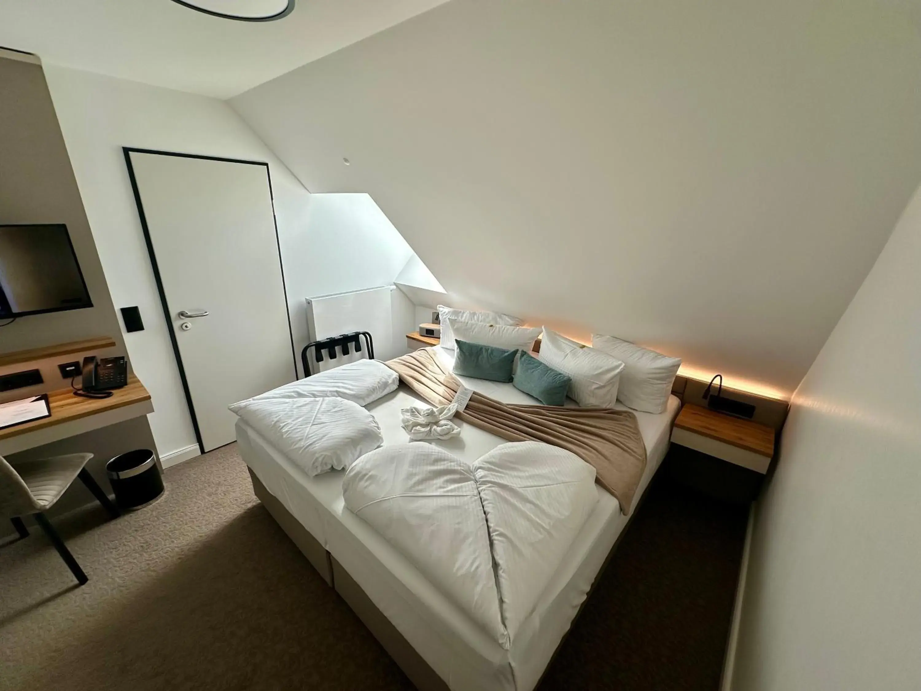 Small Double Room - single occupancy in Sandbank Hotel & Appartements Lubmin Small Double Room - single occupancy in Sandbank Hotel & Appartements Lubmin