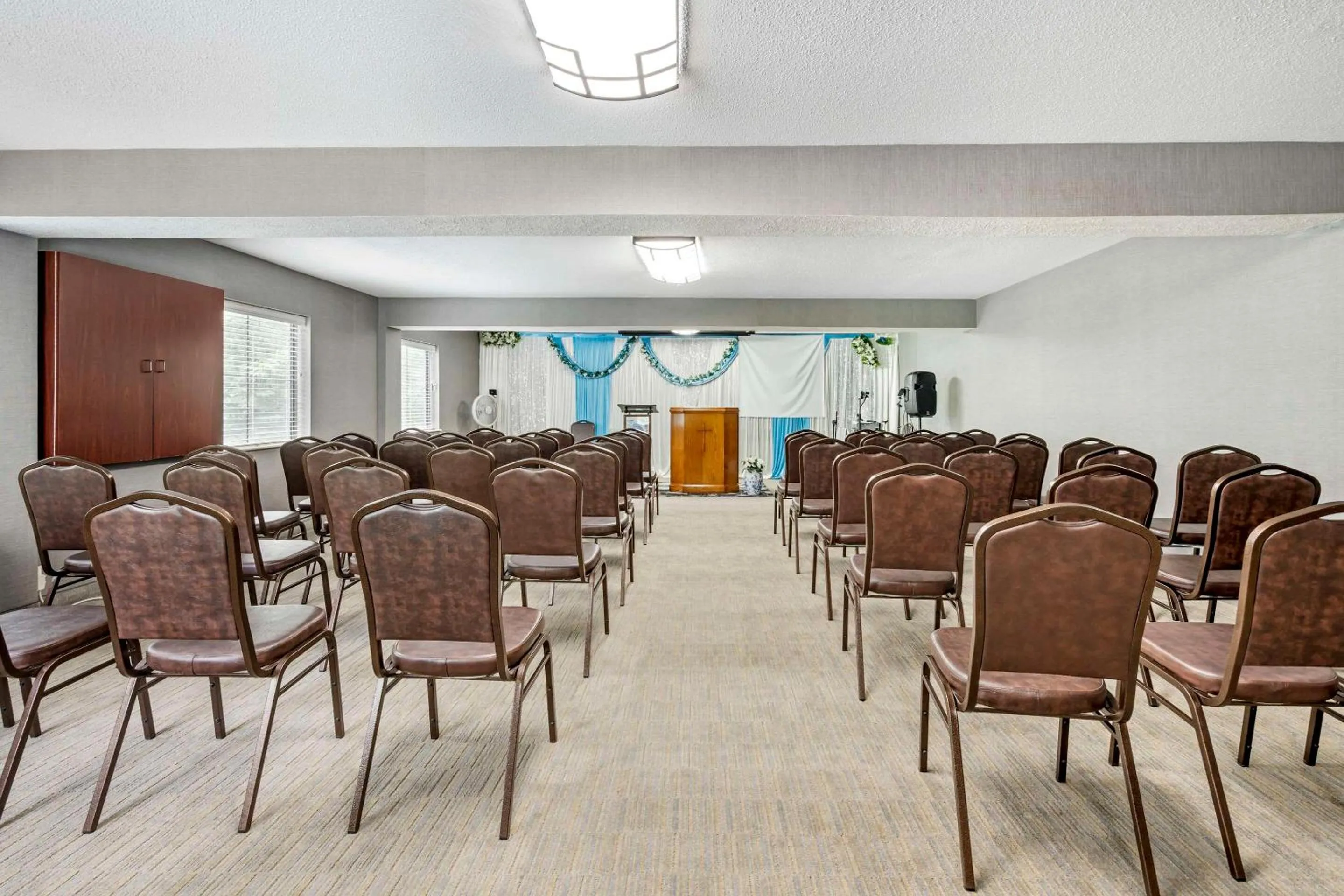 Meeting/conference room in Country Inn & Suites by Radisson, Pickerington, OH
