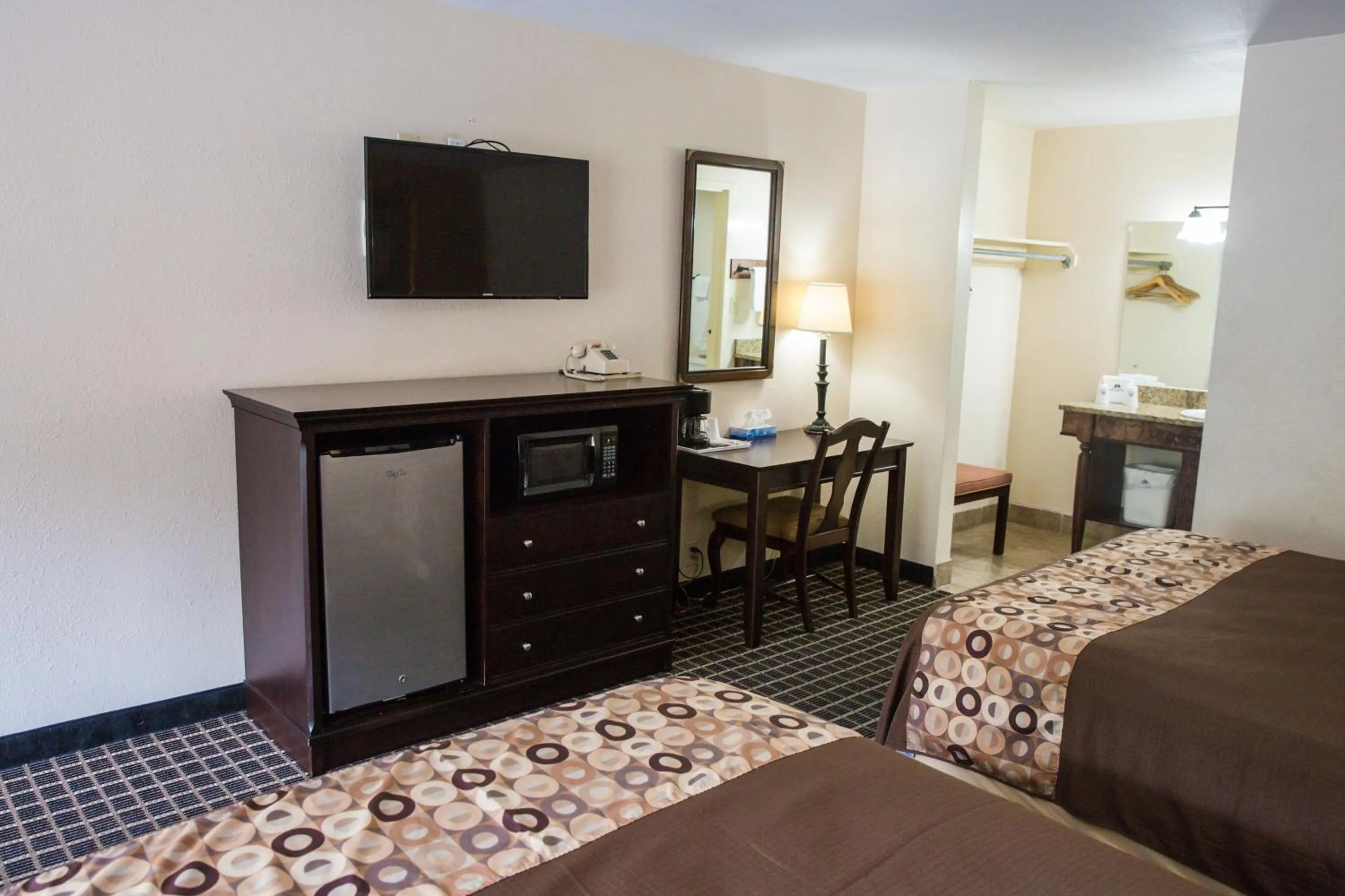 Photo of the whole room, Bed in Florence Express Inn