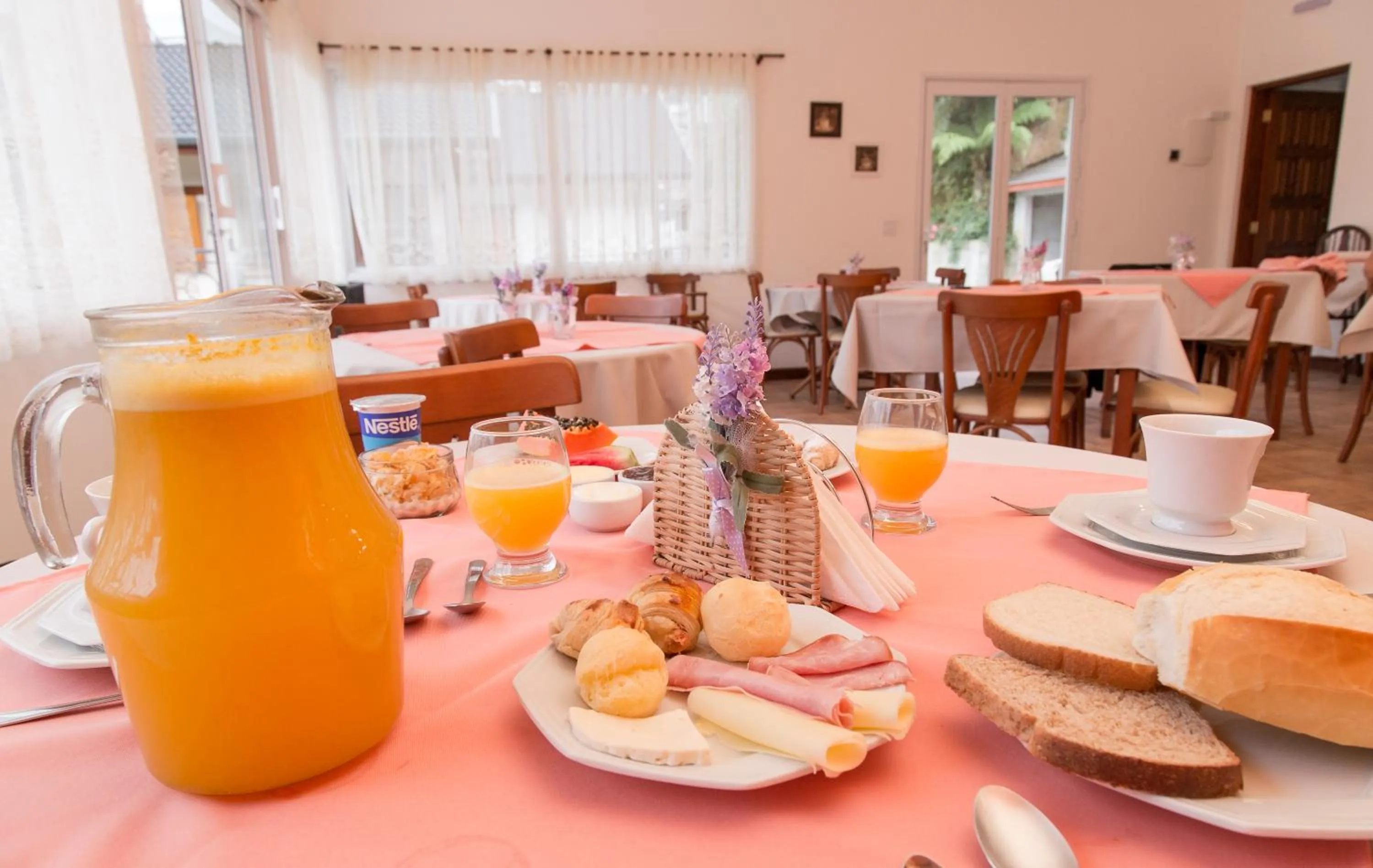 Food and drinks in Pousada Recanto Feliz