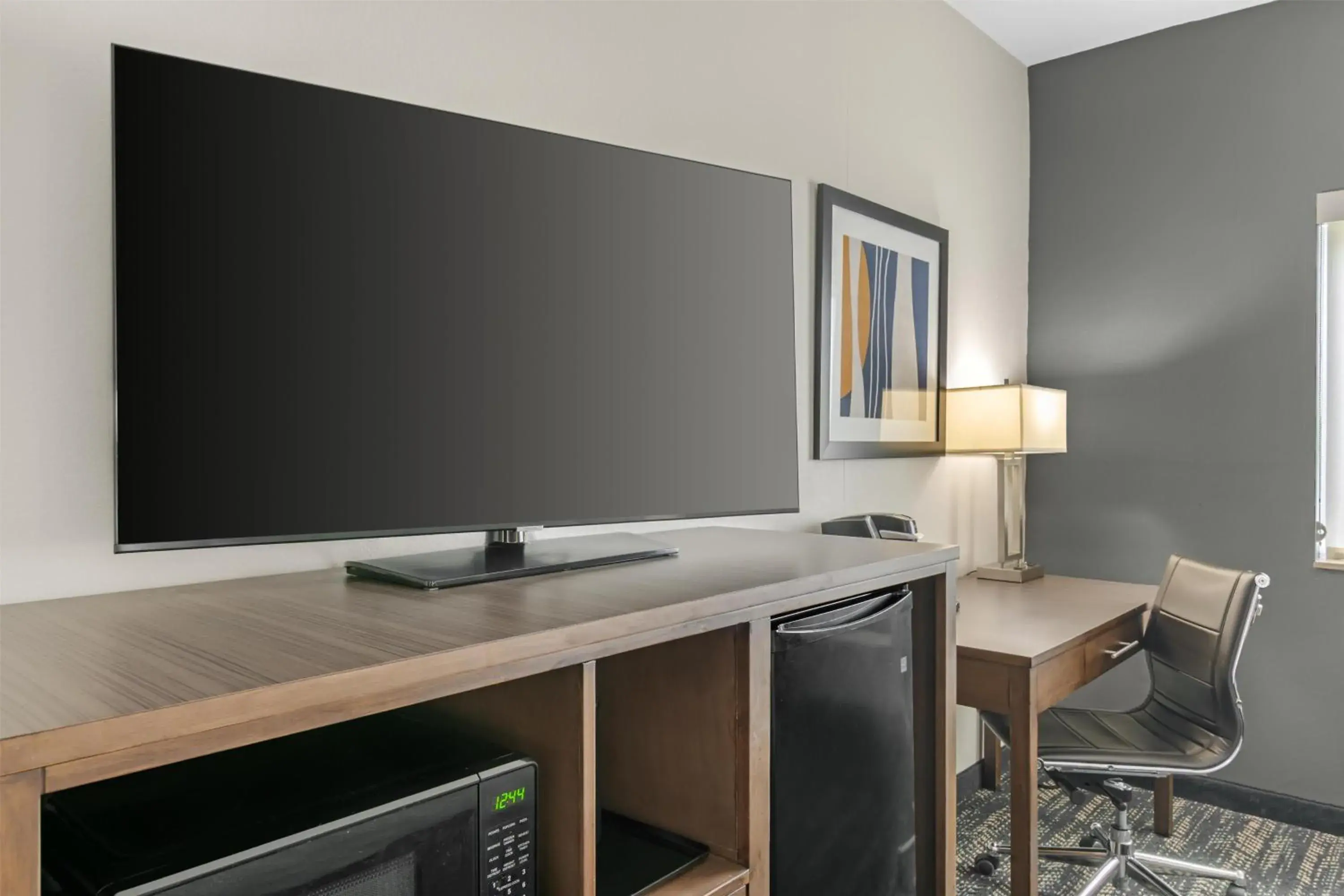 King Room with Sofa Bed - Non-Smoking in Best Western Plus Washington Hotel King Room with Sofa Bed - Non-Smoking in Best Western Plus Washington Hotel