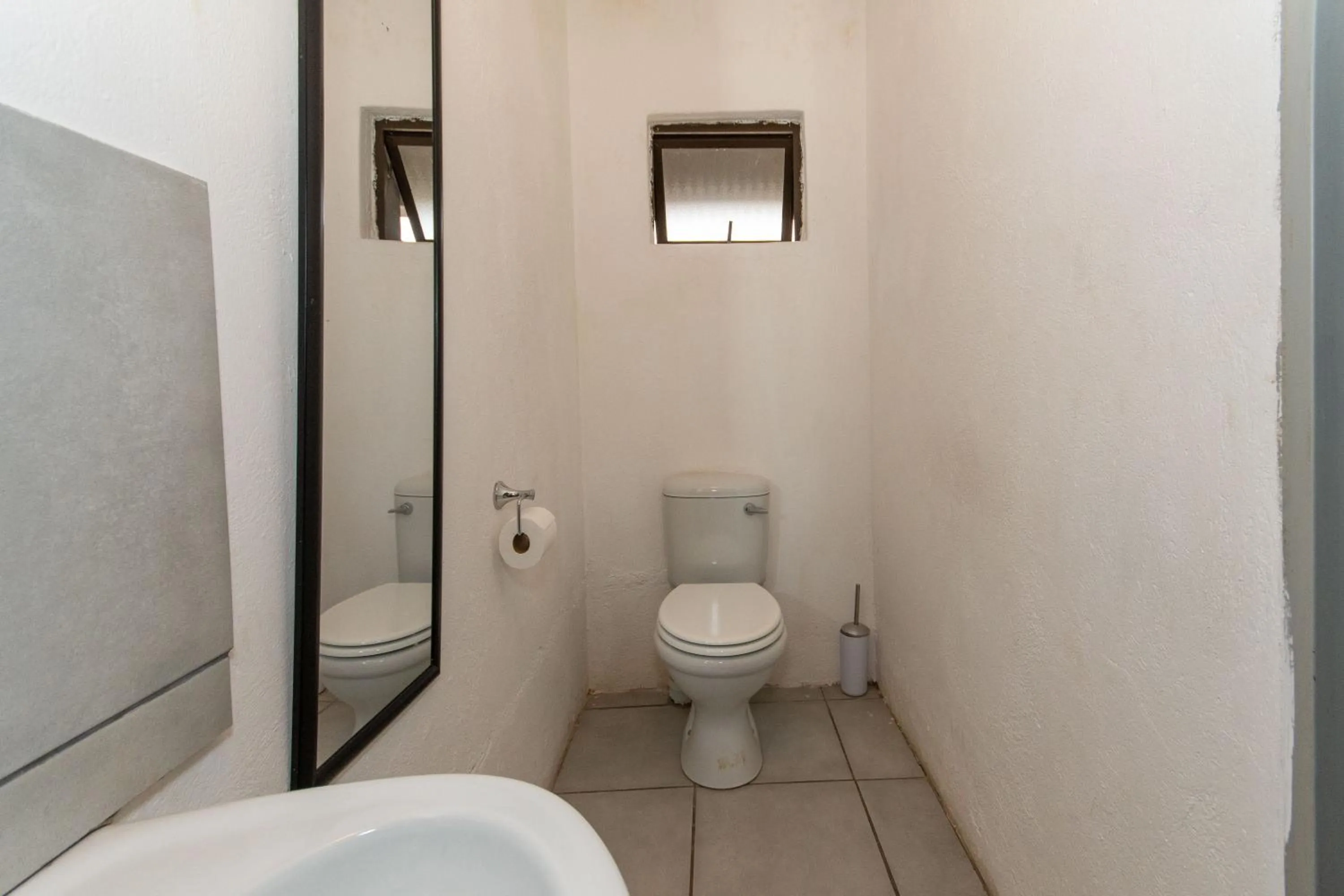 Toilet in Woodpeckers Guest House