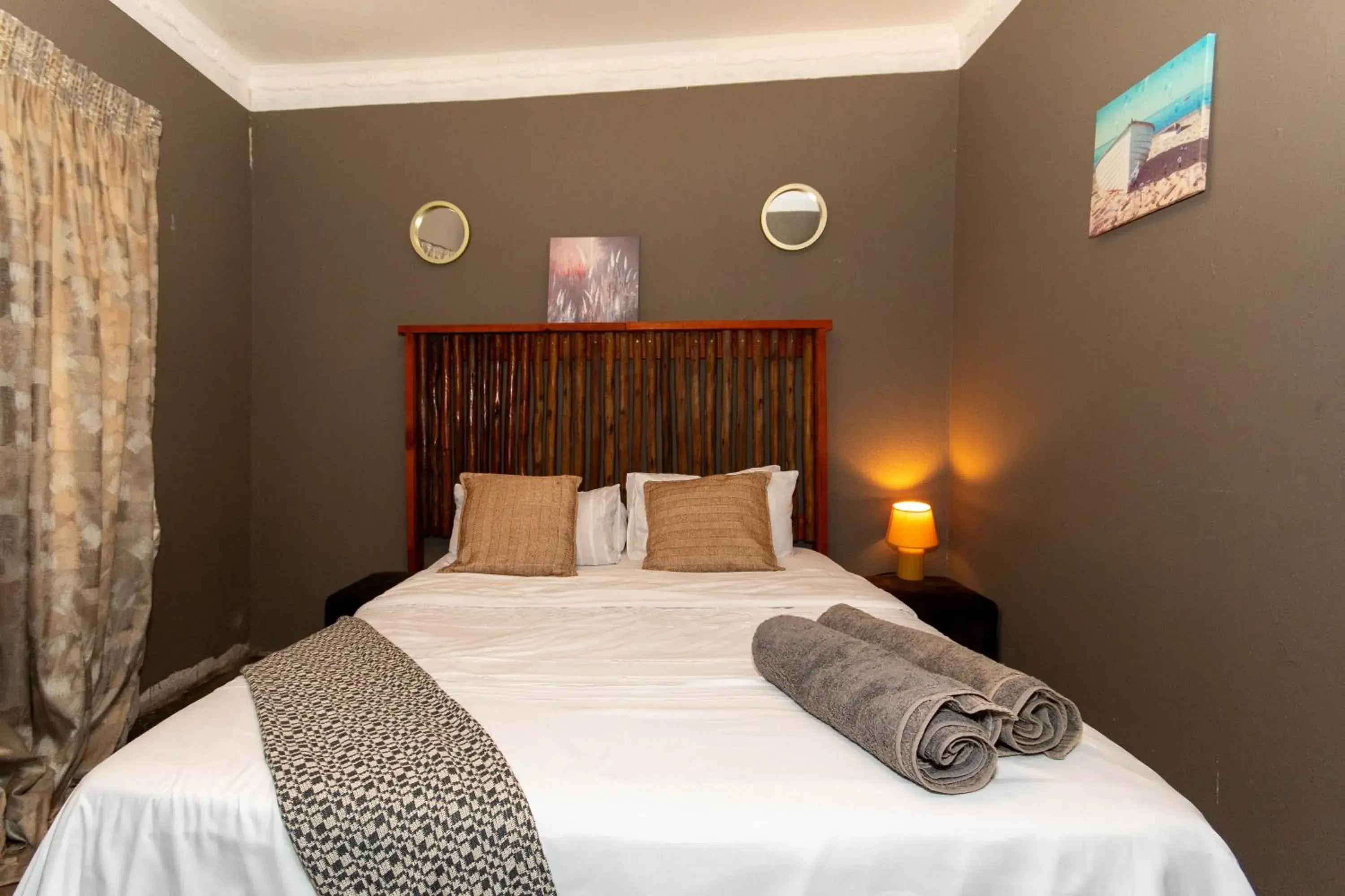 Double Room with Garden View in Woodpeckers Guest House Double Room with Garden View in Woodpeckers Guest House