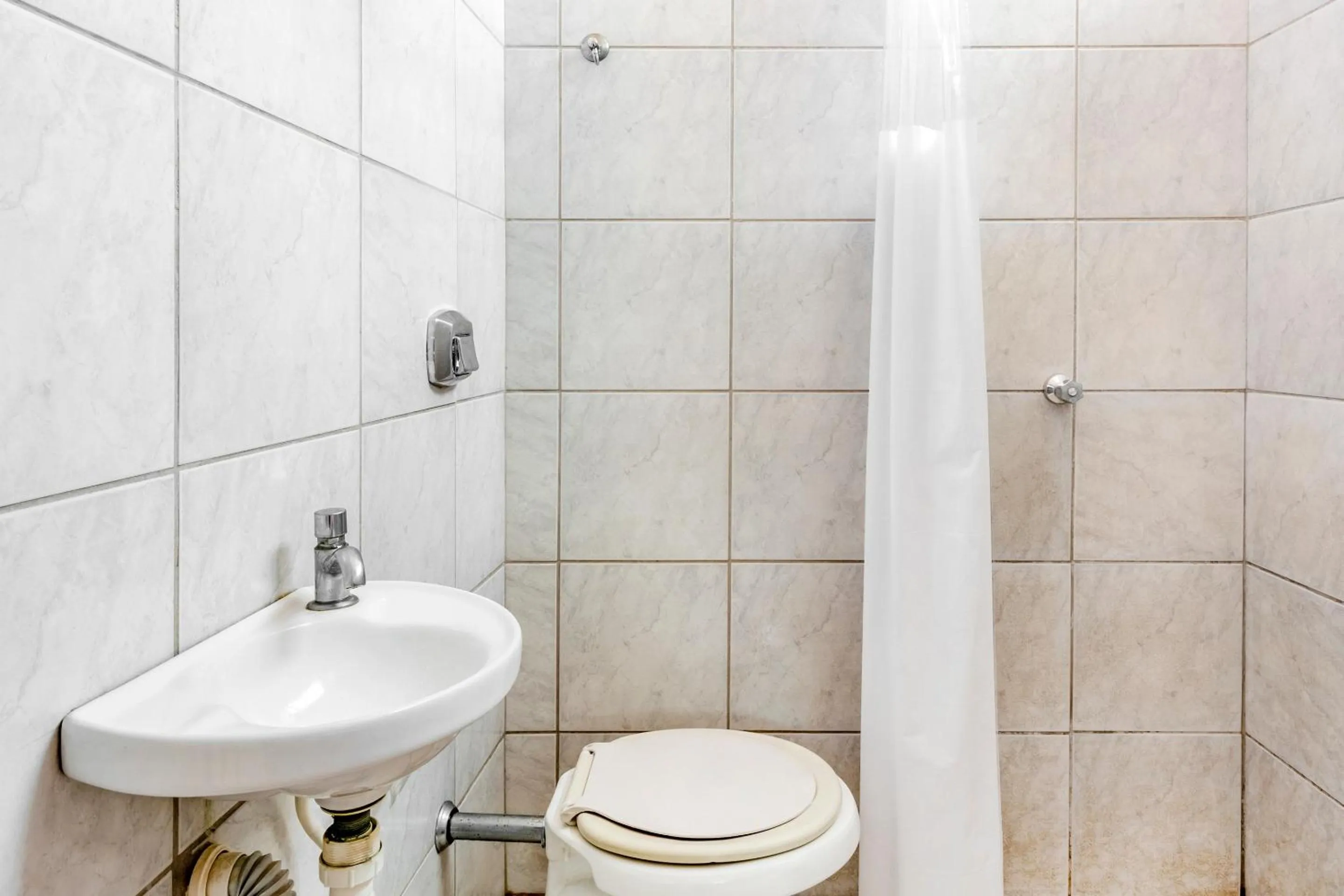 Bathroom in OYO Pousada Tia Léo Campinas