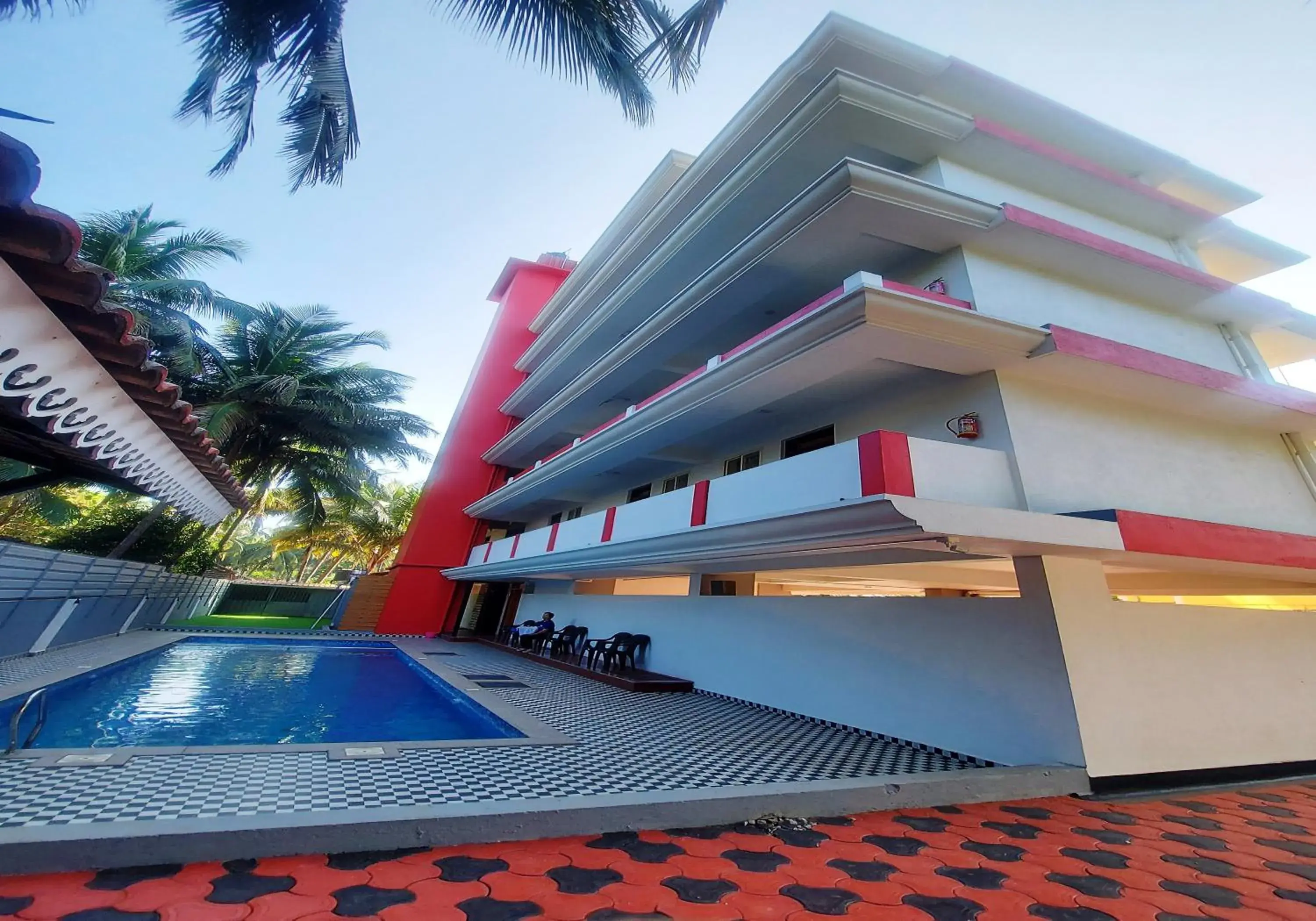 Facade/entrance in Martins Crest Facade/entrance in Martins Crest