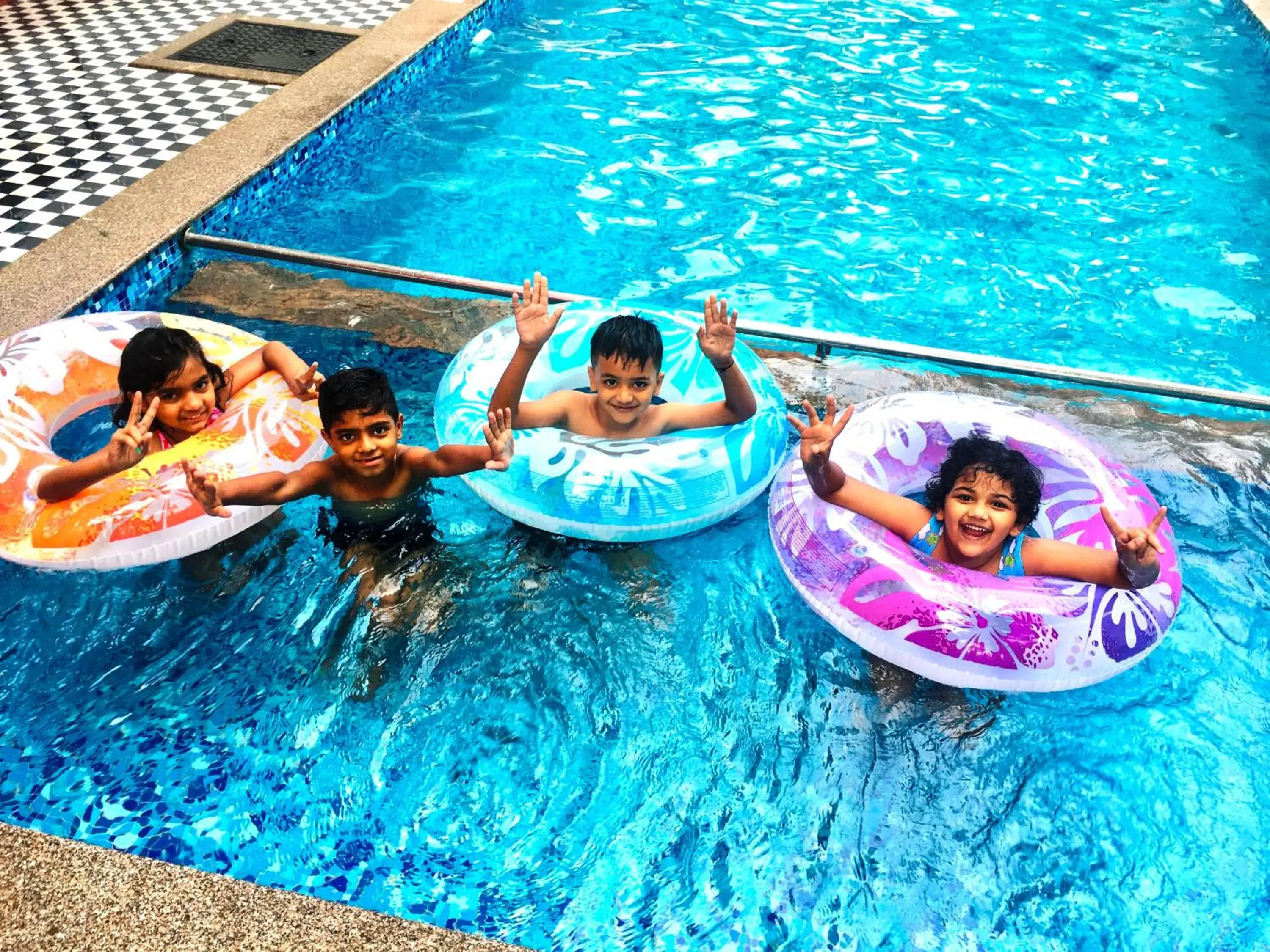 Swimming pool in Martins Crest Swimming pool in Martins Crest