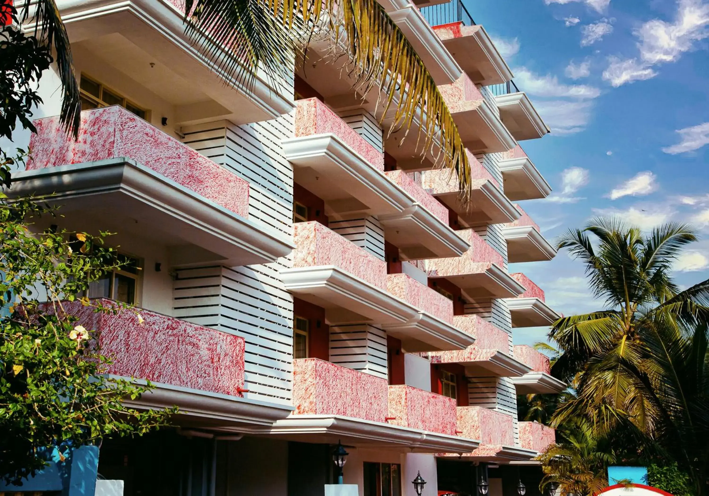 Facade/entrance in Martins Crest Facade/entrance in Martins Crest