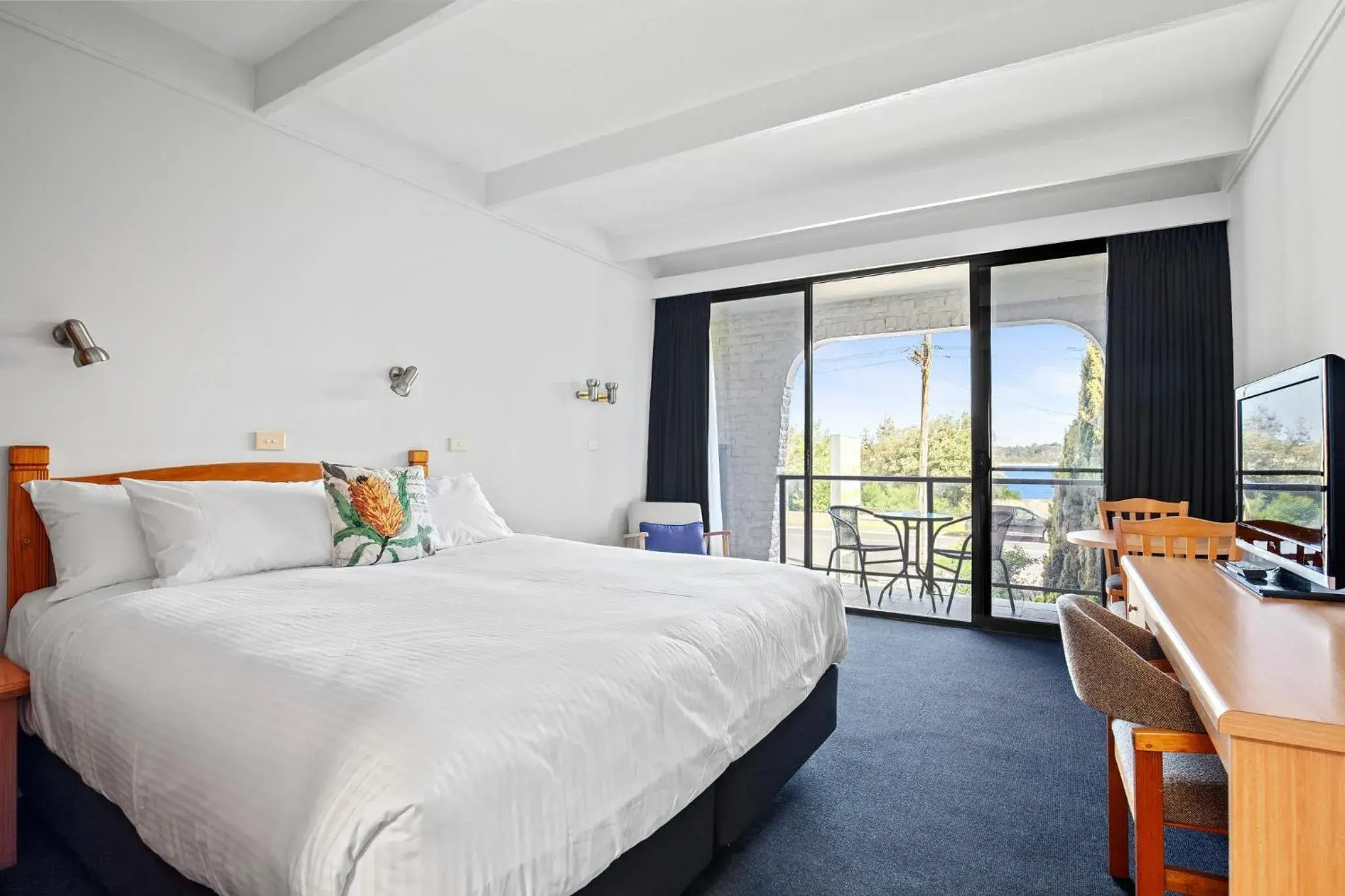 Premium King Room in Banjo Paterson Motor Inn Premium King Room in Banjo Paterson Motor Inn