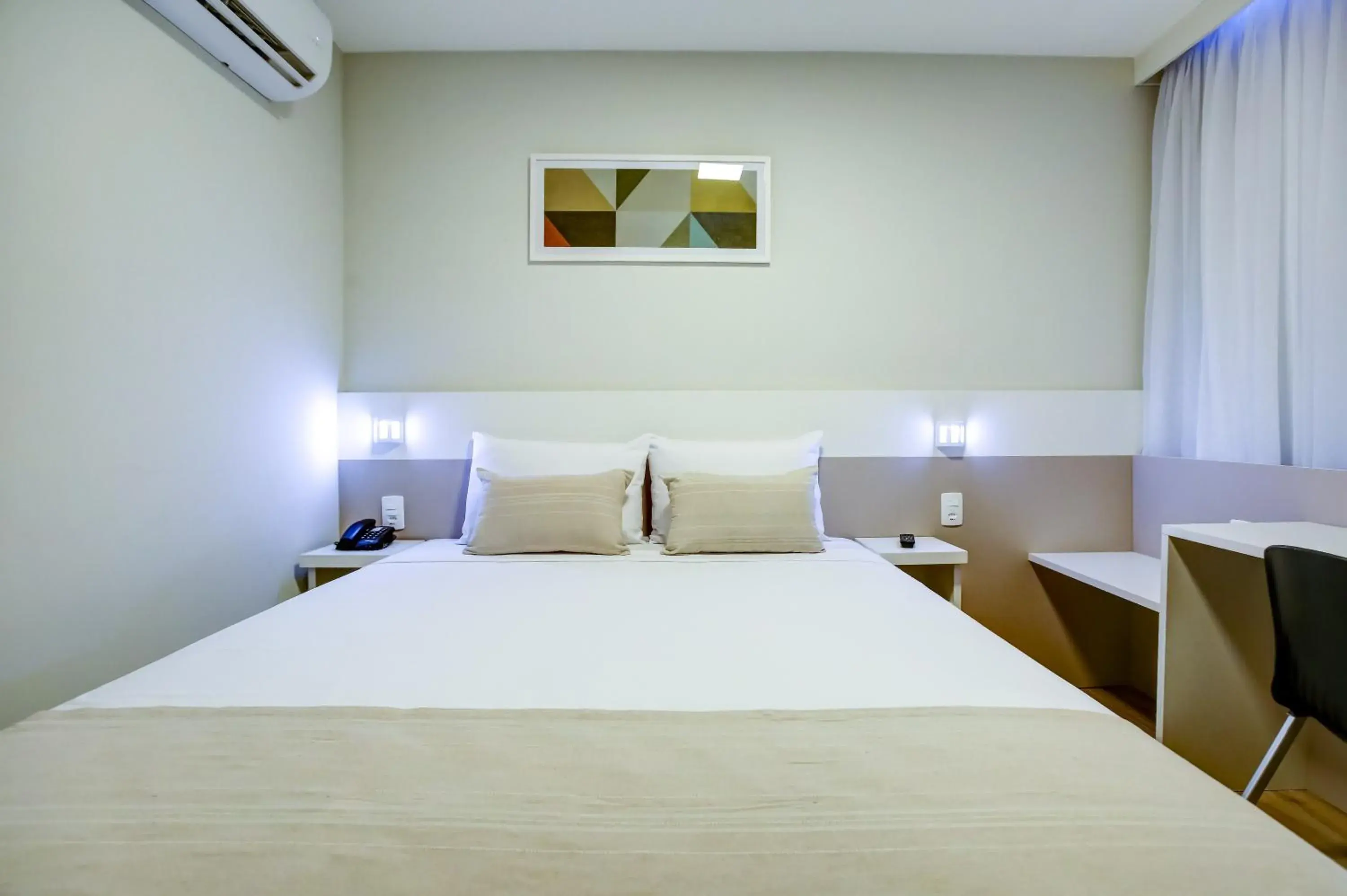 Bedroom, Bed in Transamerica Fit Lafaiete Bedroom, Bed in Transamerica Fit Lafaiete