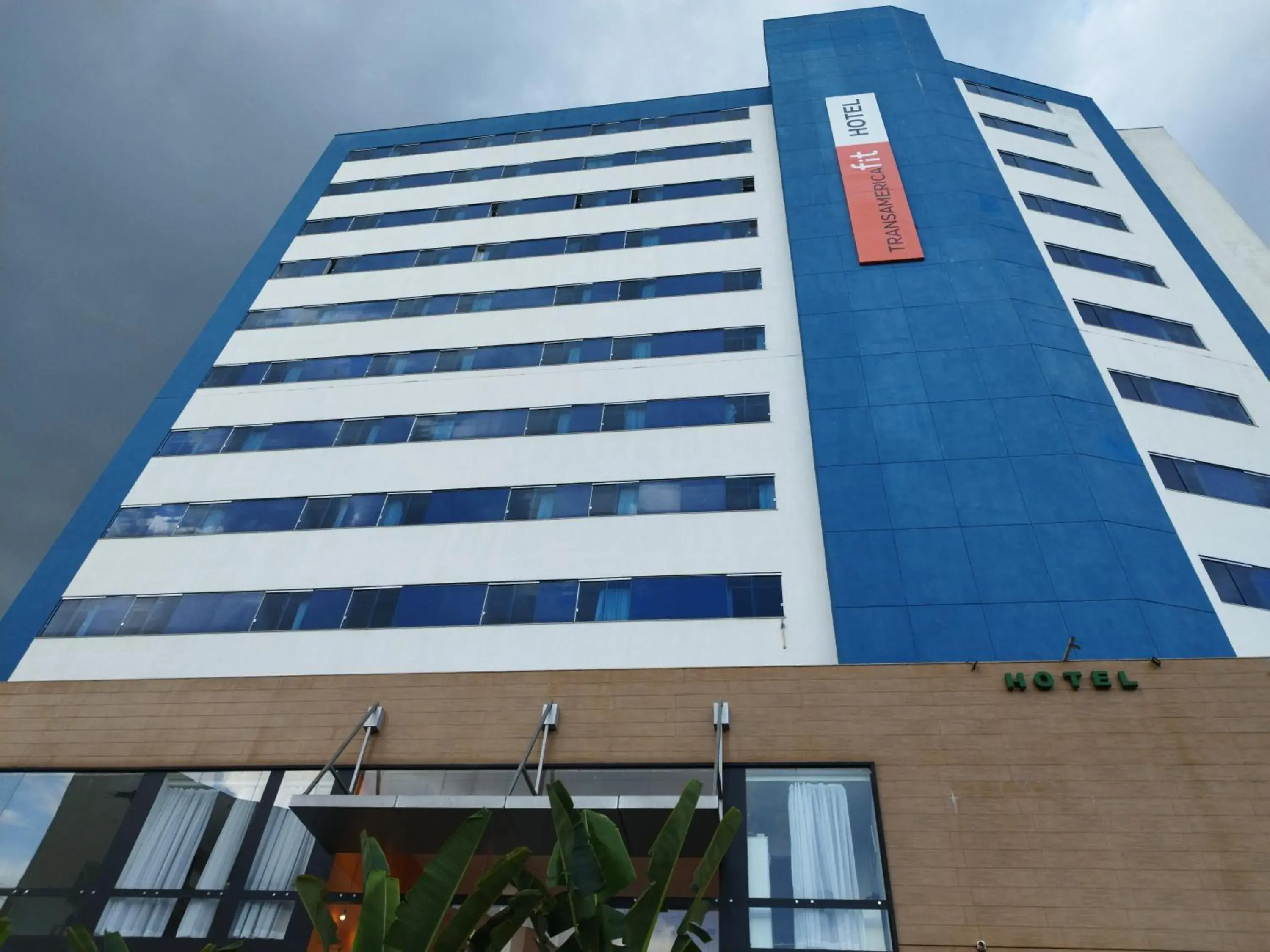 Facade/entrance in Transamerica Fit Lafaiete Facade/entrance in Transamerica Fit Lafaiete