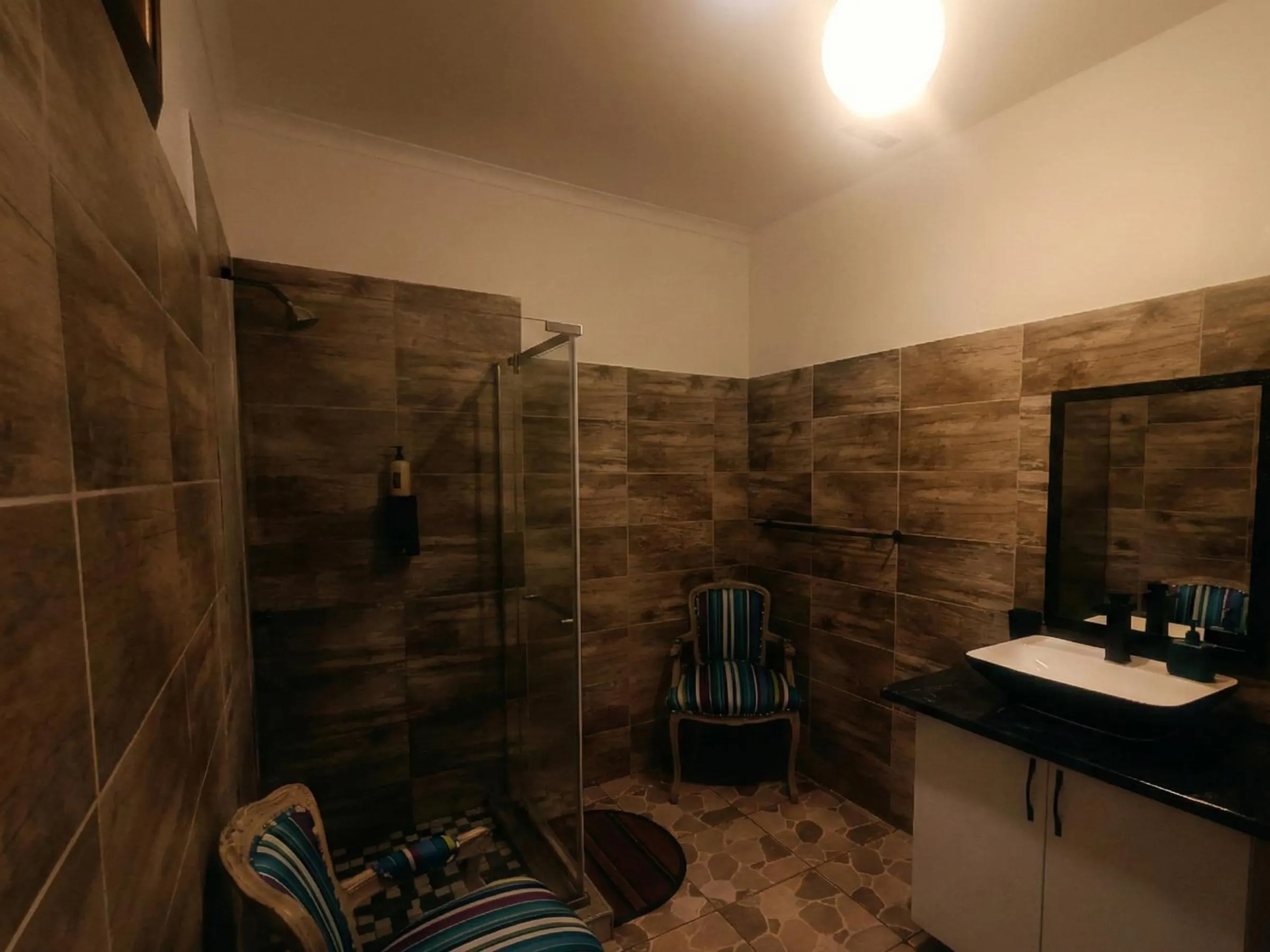 Shower in Zur See - No Loadshedding