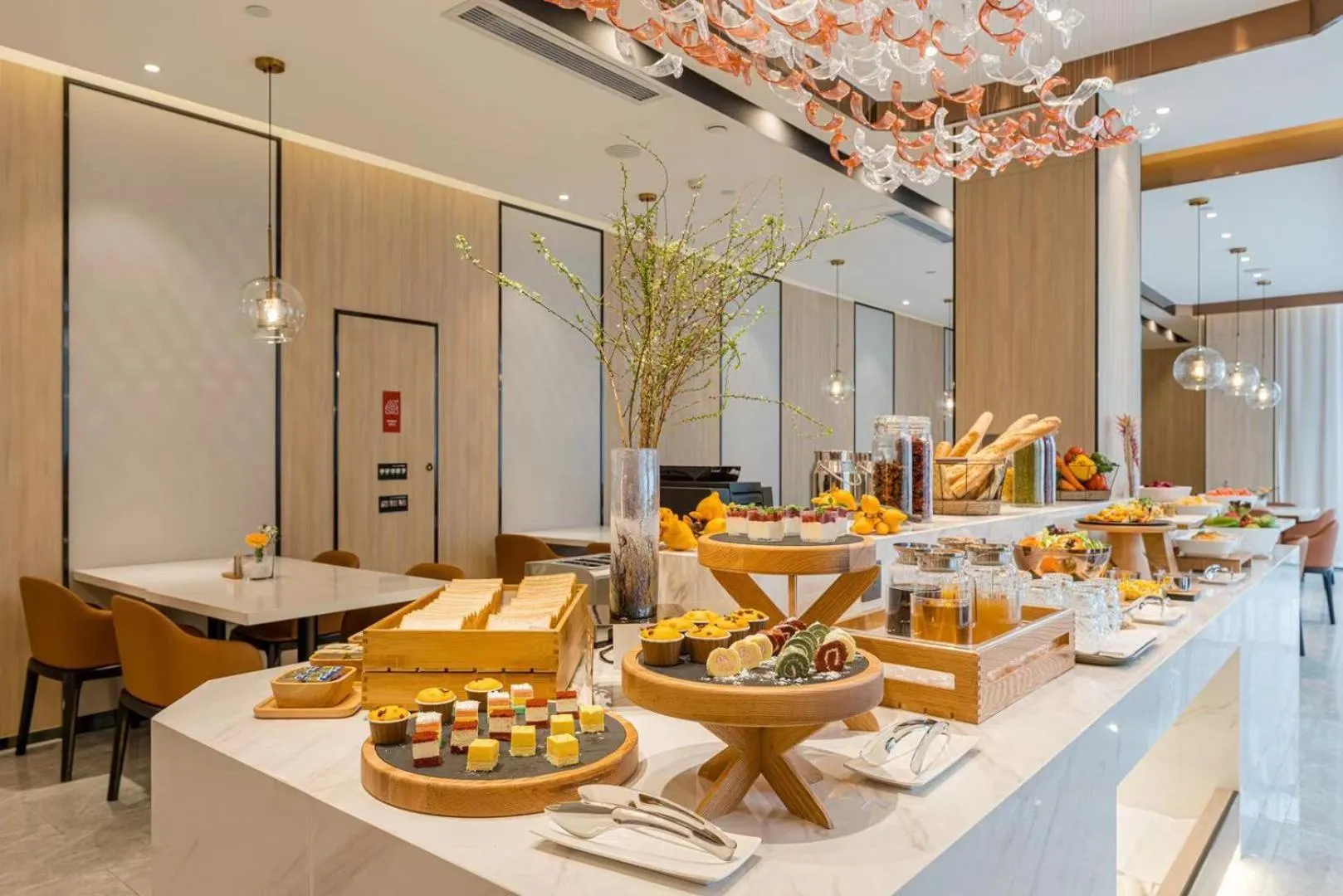 Restaurant/places to eat in Atour Hotel Hangzhou Chongxian Banshan