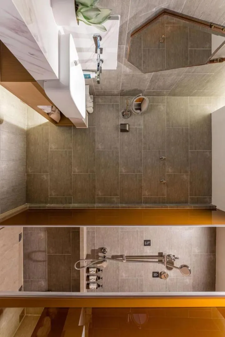 Shower in Atour Hotel Hangzhou Chongxian Banshan