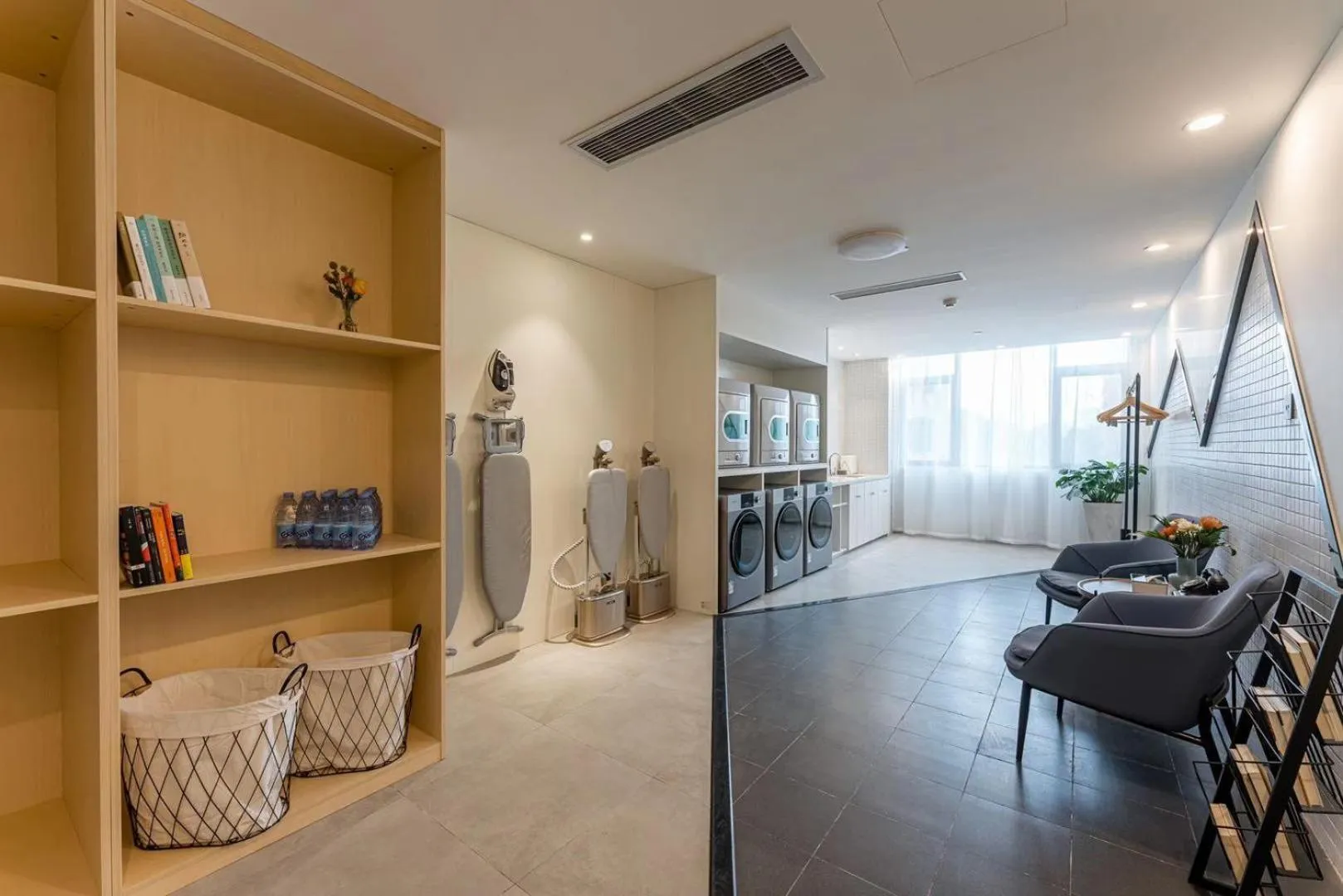 washing machine in Atour Hotel Hangzhou Chongxian Banshan